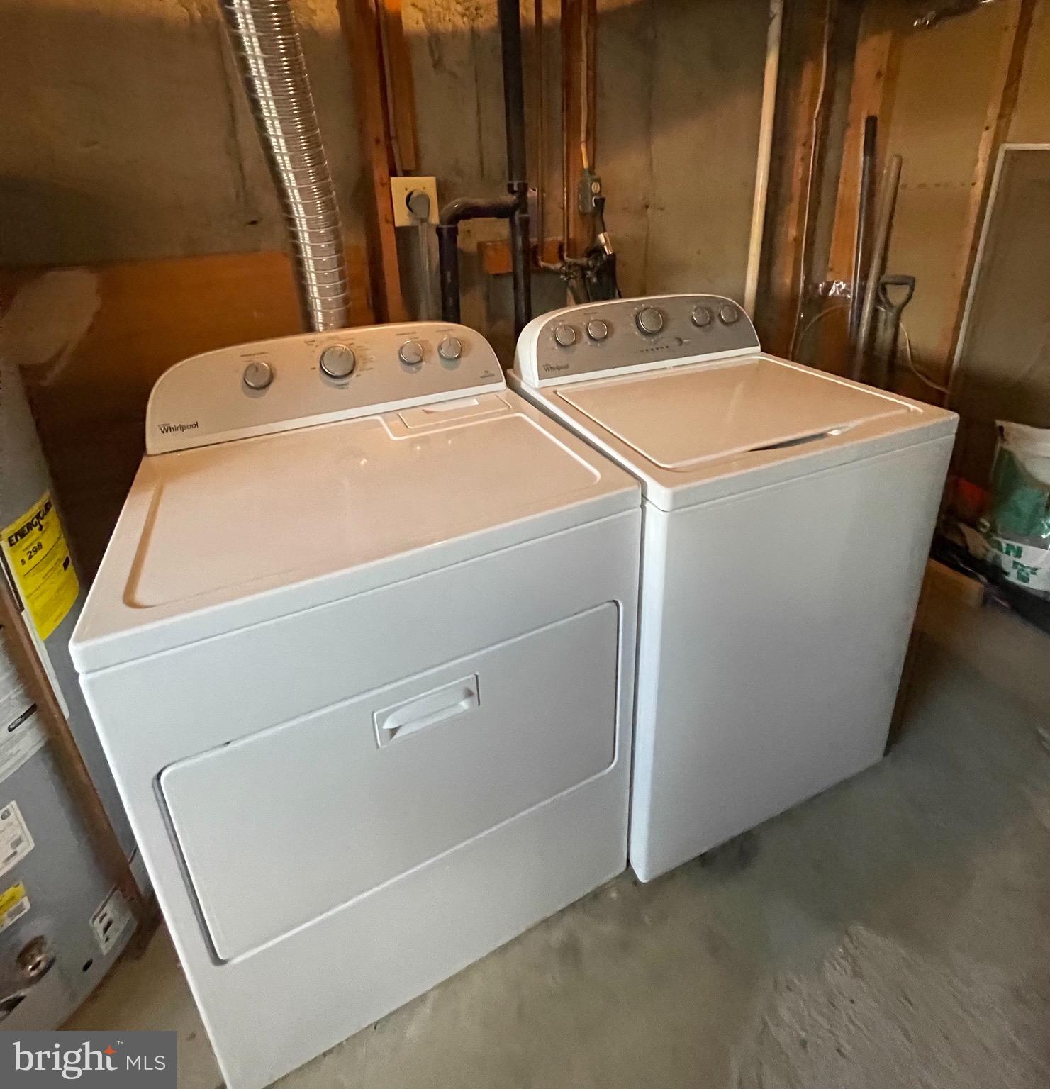 D EVEREUX WEST - Residential Lease