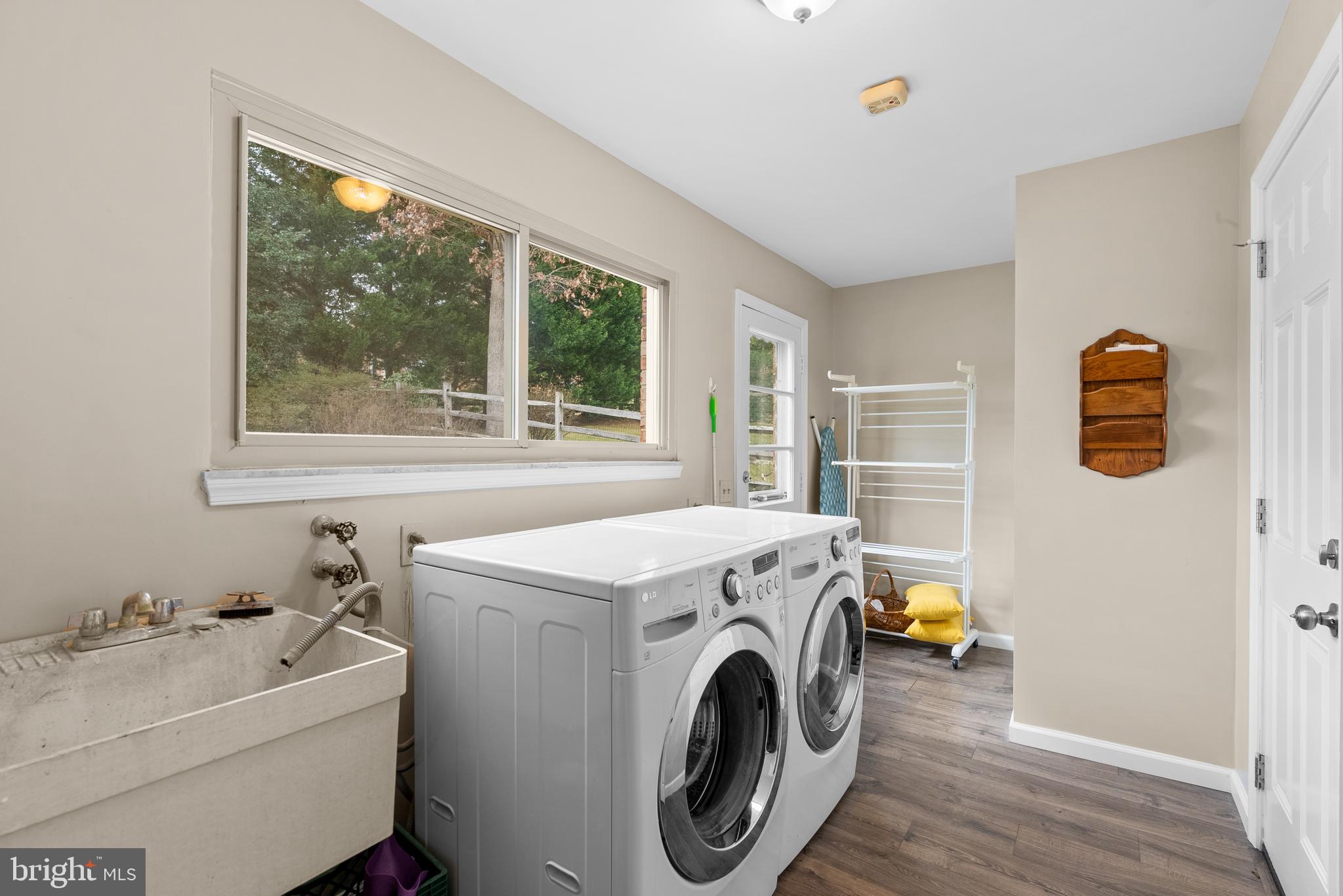 FOX HILLS - Residential