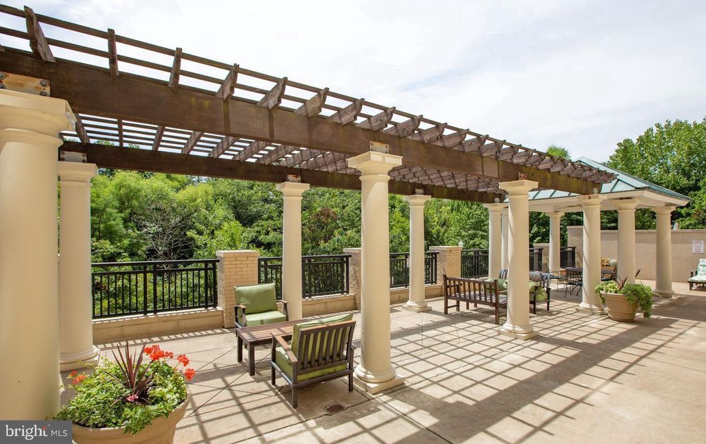 Photo of 485 Harbor Side Street #407, WOODBRIDGE, VA 22191 (MLS # VAPW2105434)