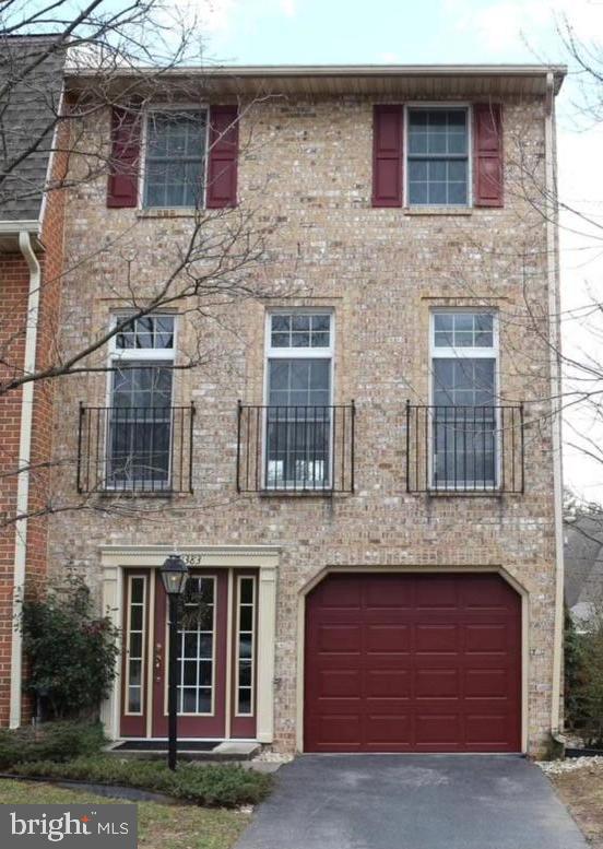 NORTH GATE TOWNE HOMES - Residential Lease