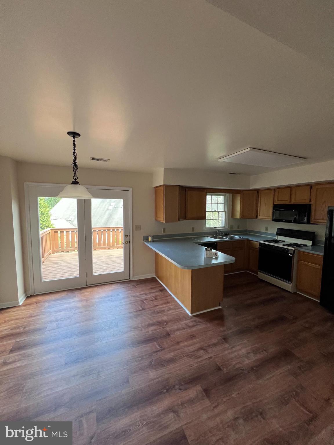 NORTH GATE TOWNE HOMES - Residential Lease