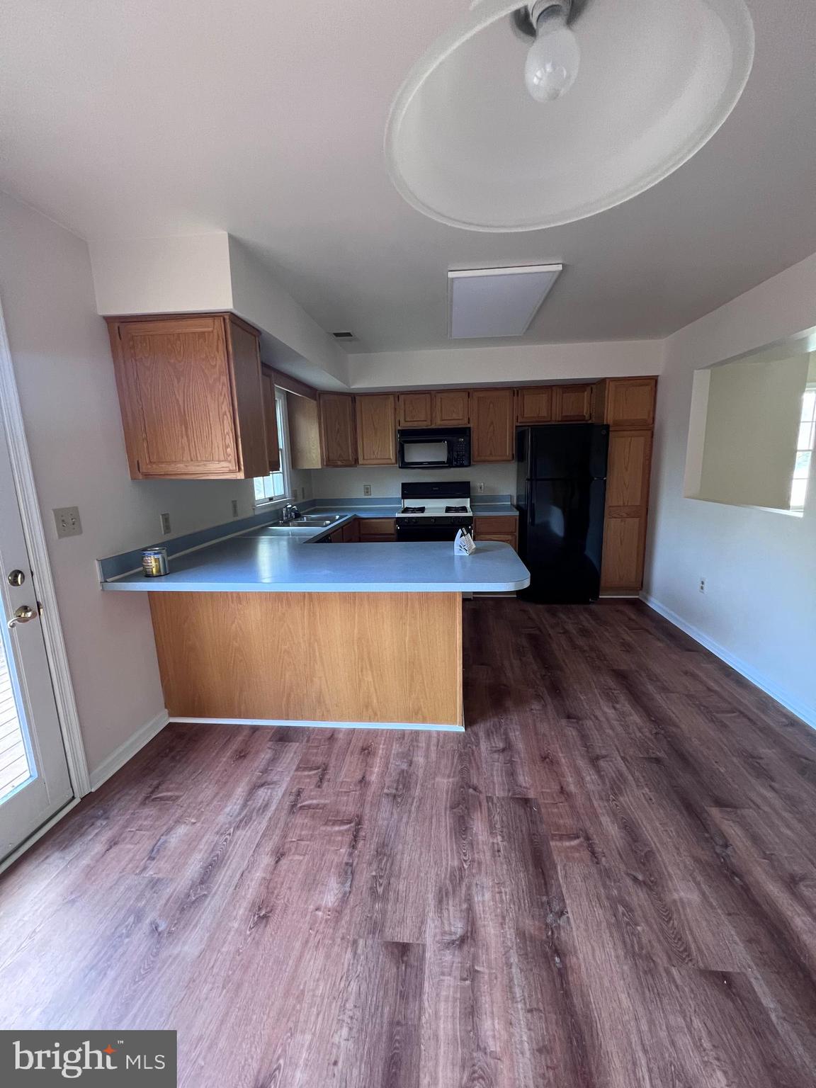 NORTH GATE TOWNE HOMES - Residential Lease