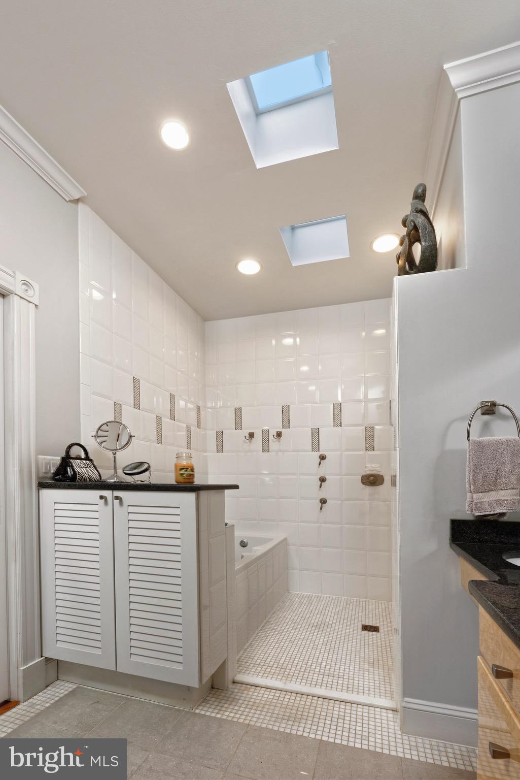 CAPITOL HILL - Residential