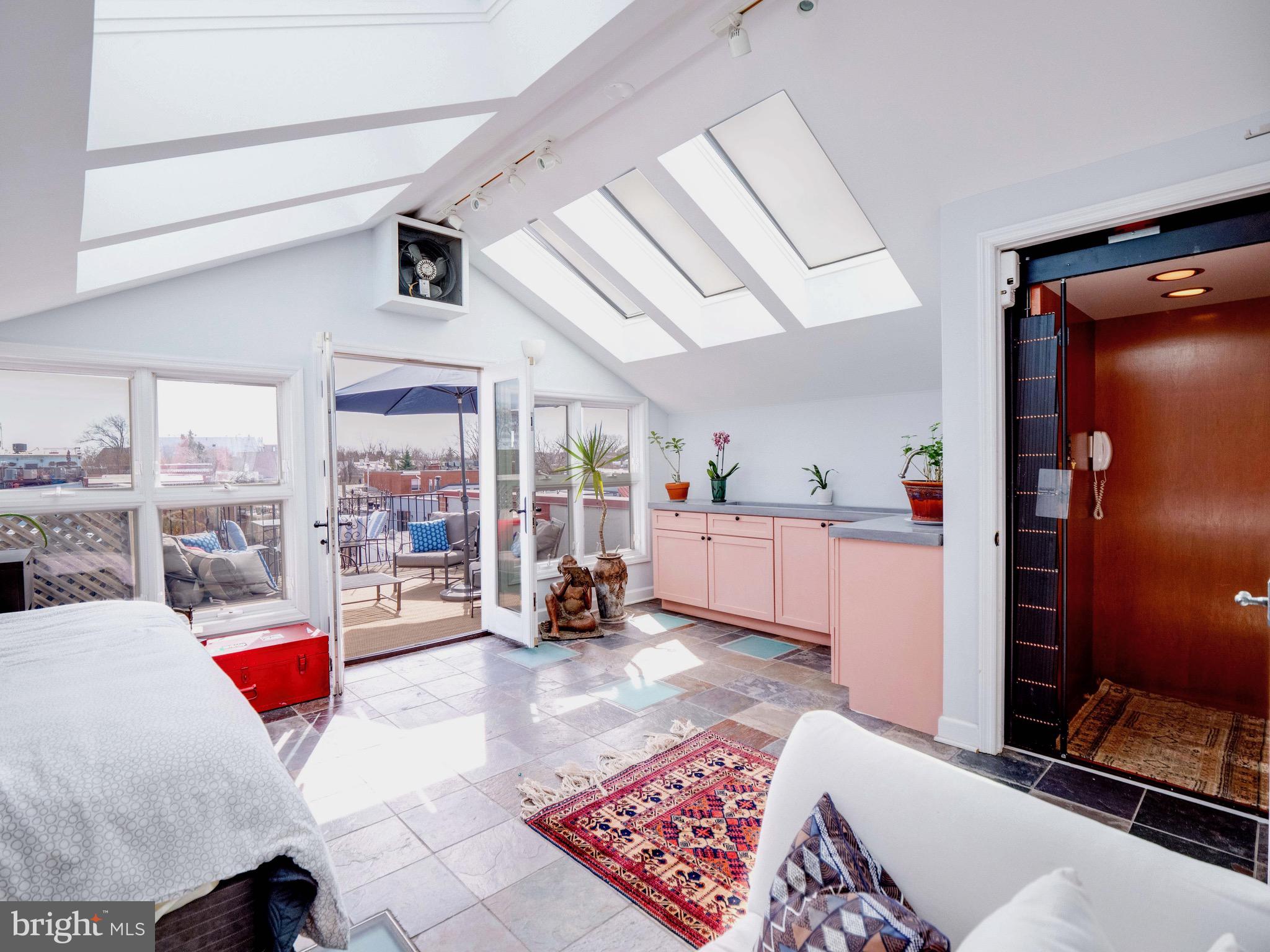 CAPITOL HILL - Residential