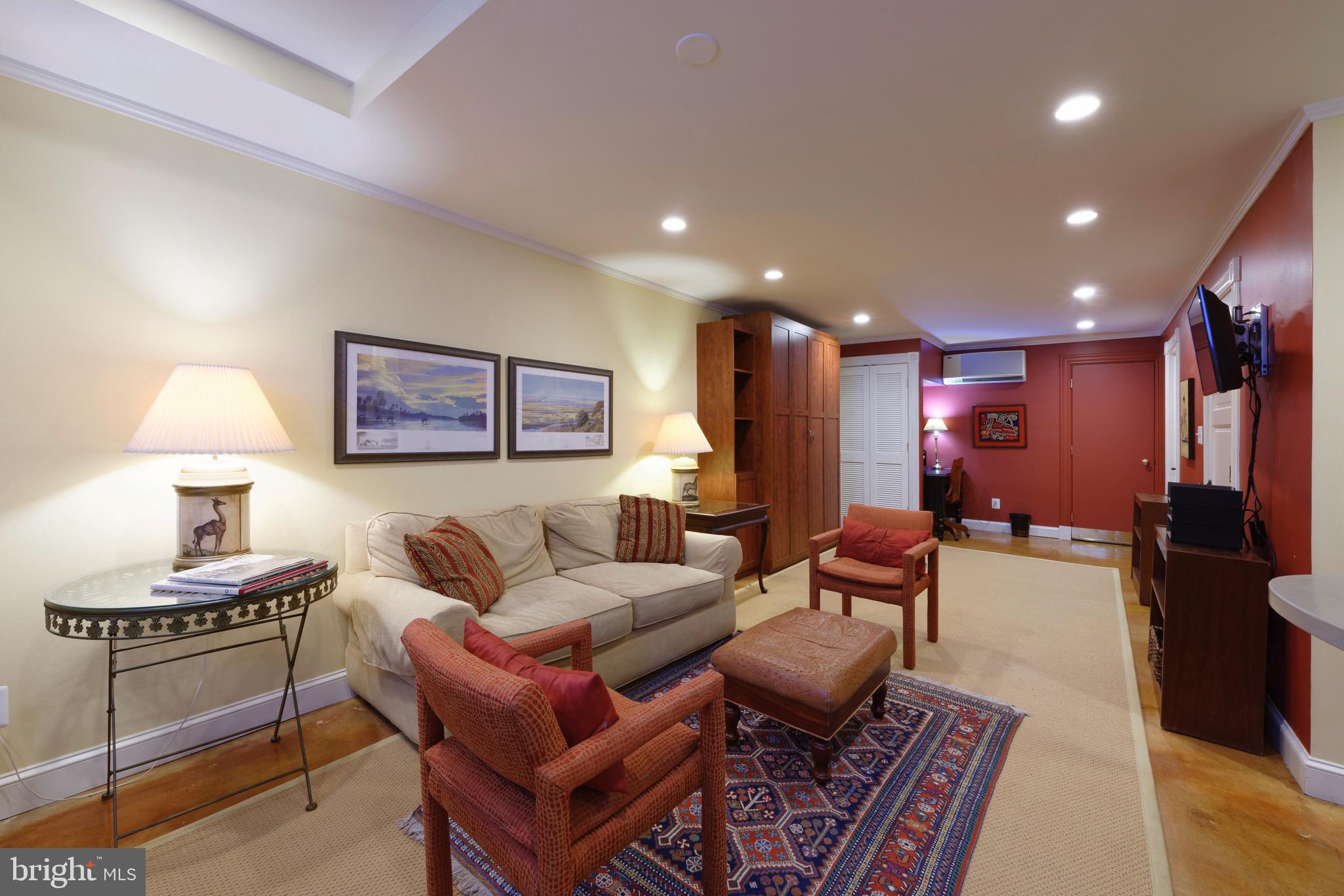 CAPITOL HILL - Residential