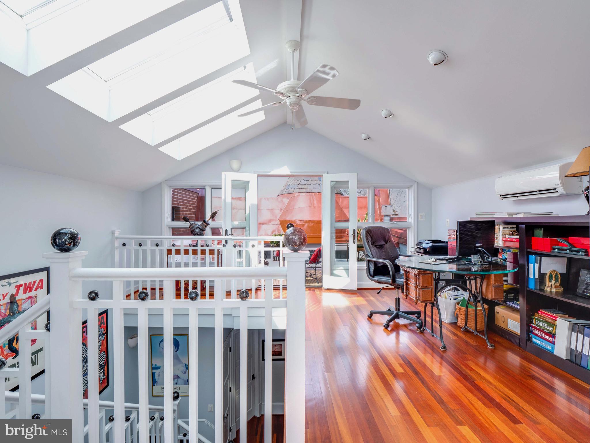 CAPITOL HILL - Residential
