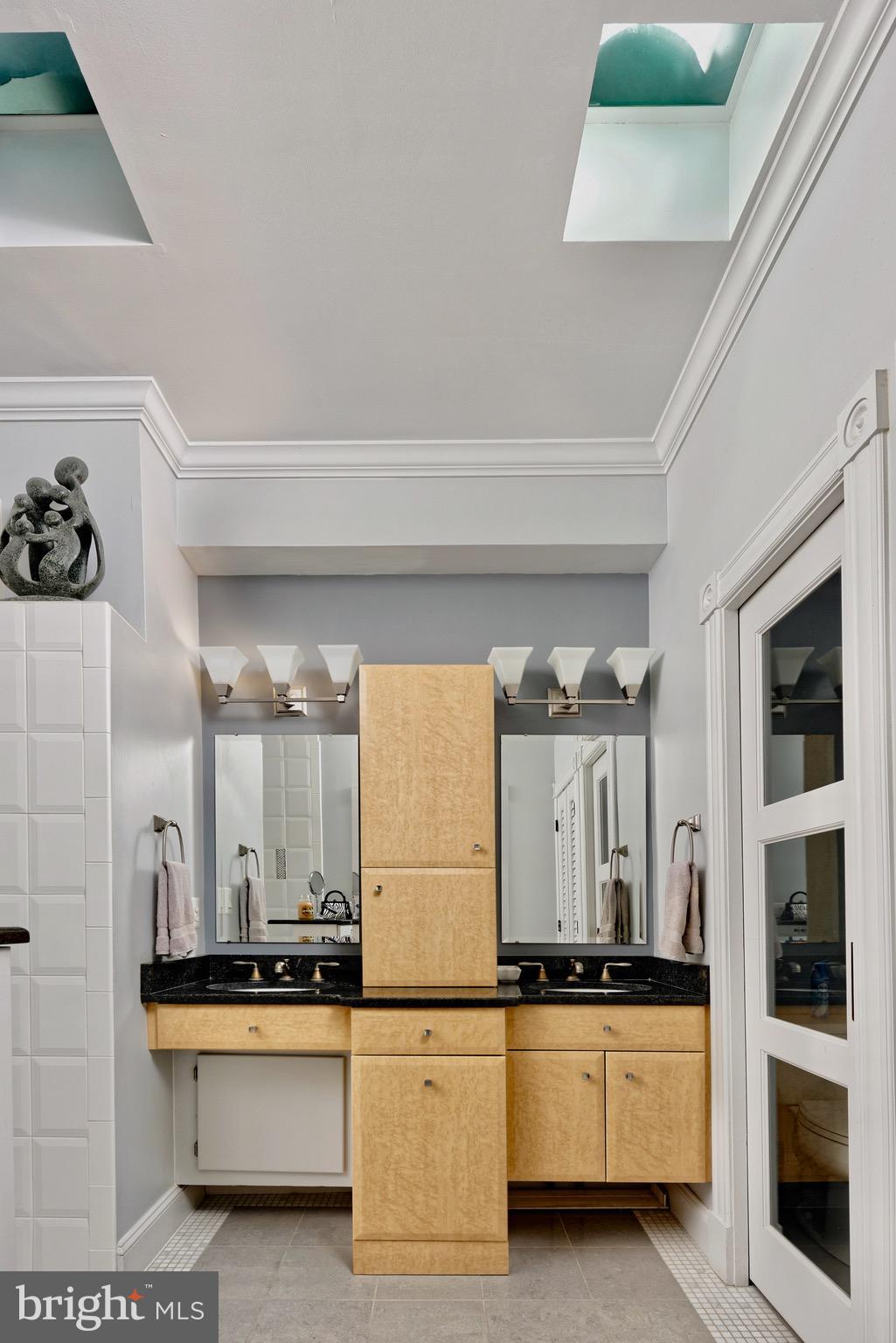 CAPITOL HILL - Residential