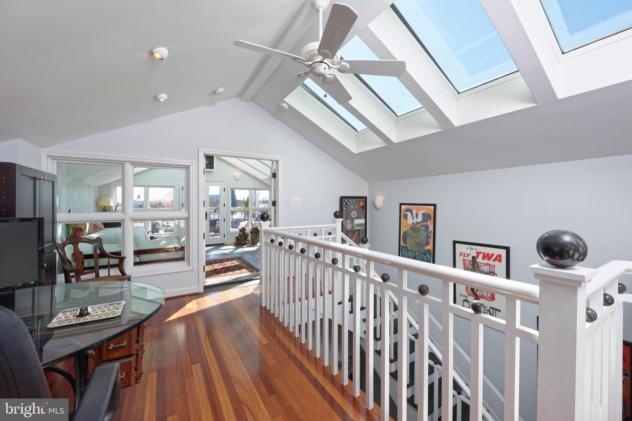 CAPITOL HILL - Residential