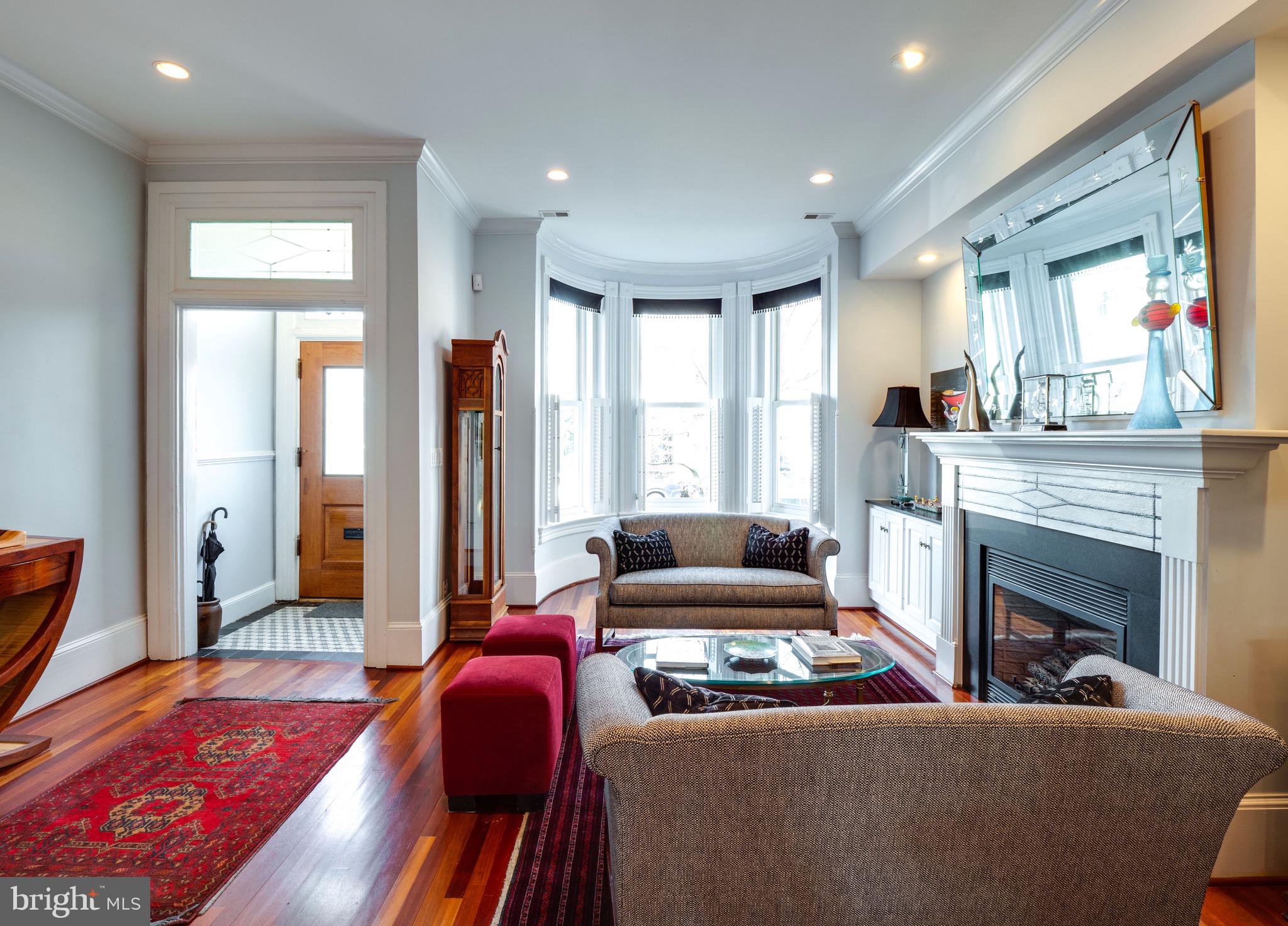 CAPITOL HILL - Residential