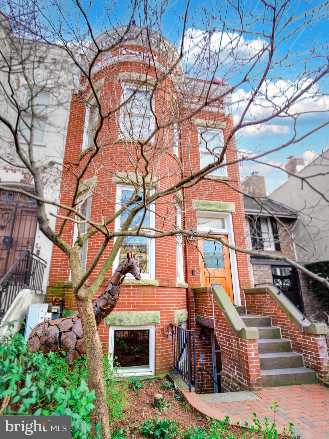 CAPITOL HILL - Residential