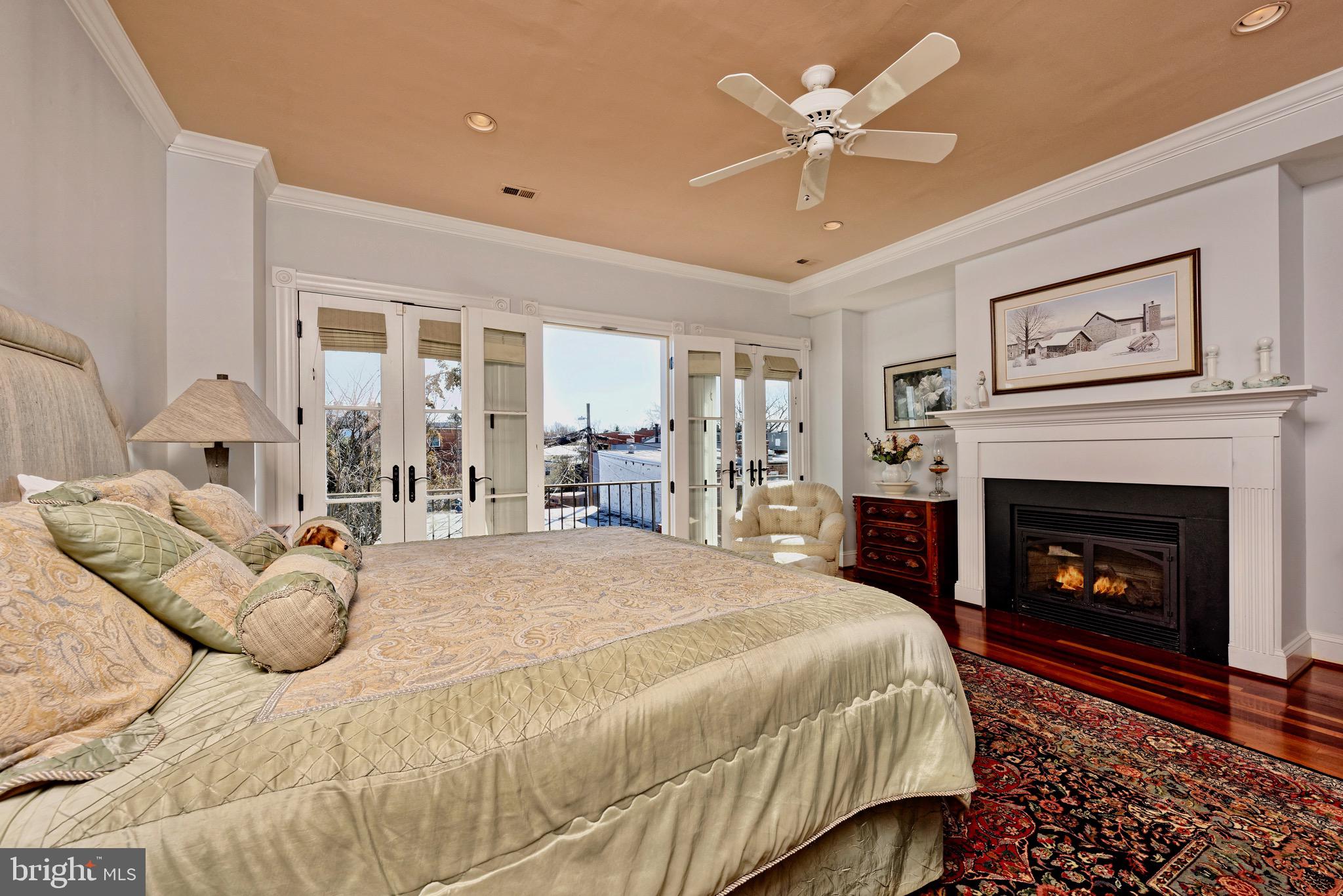 CAPITOL HILL - Residential