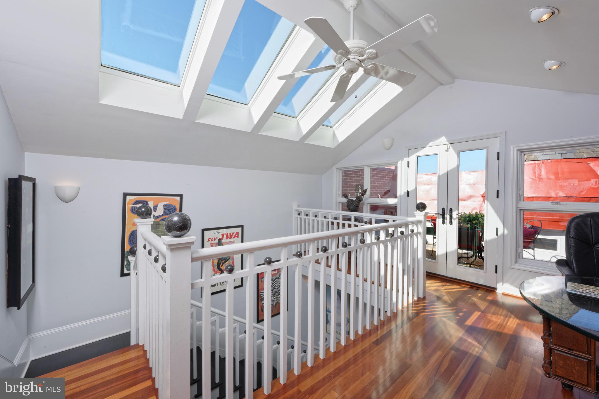 CAPITOL HILL - Residential