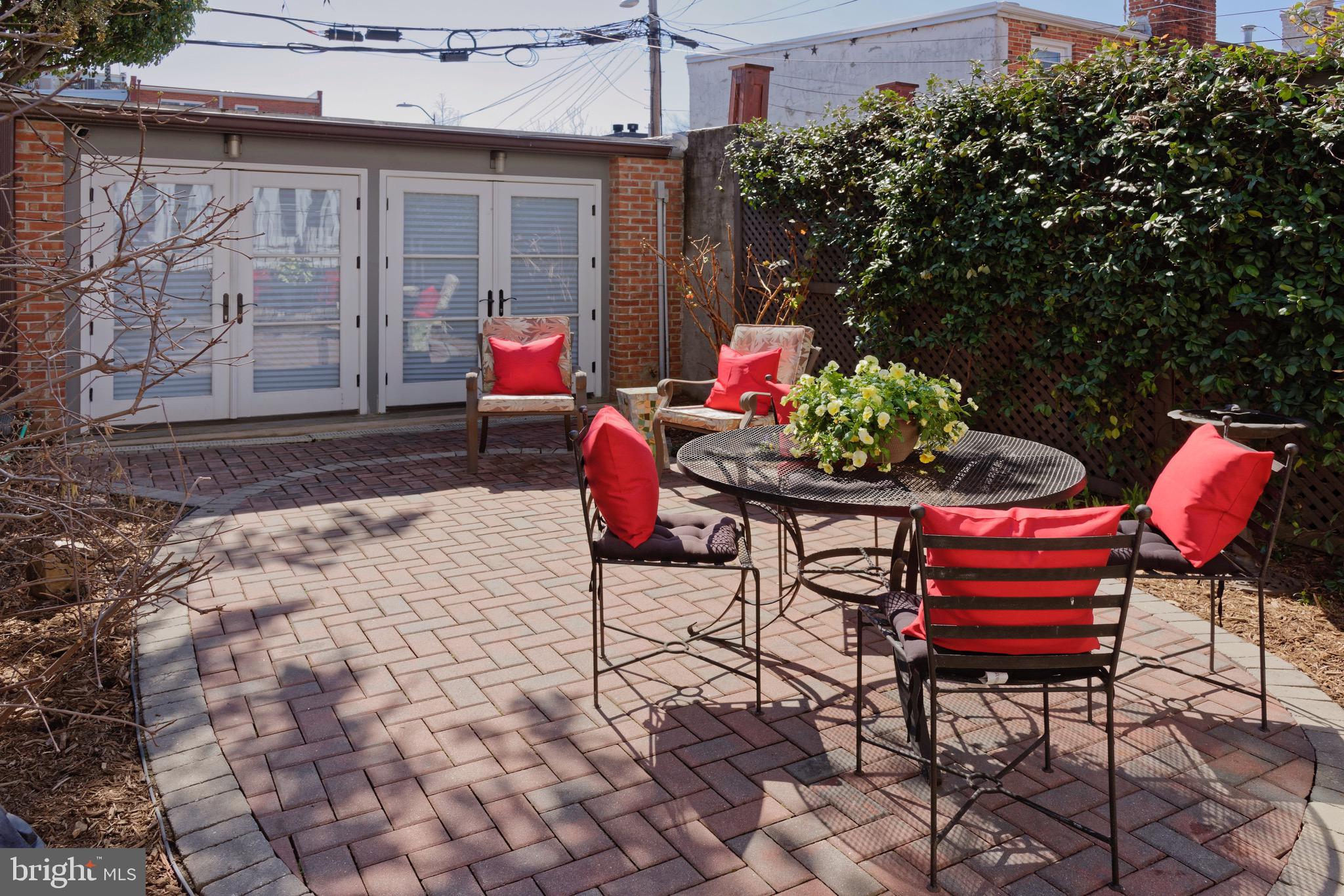 CAPITOL HILL - Residential