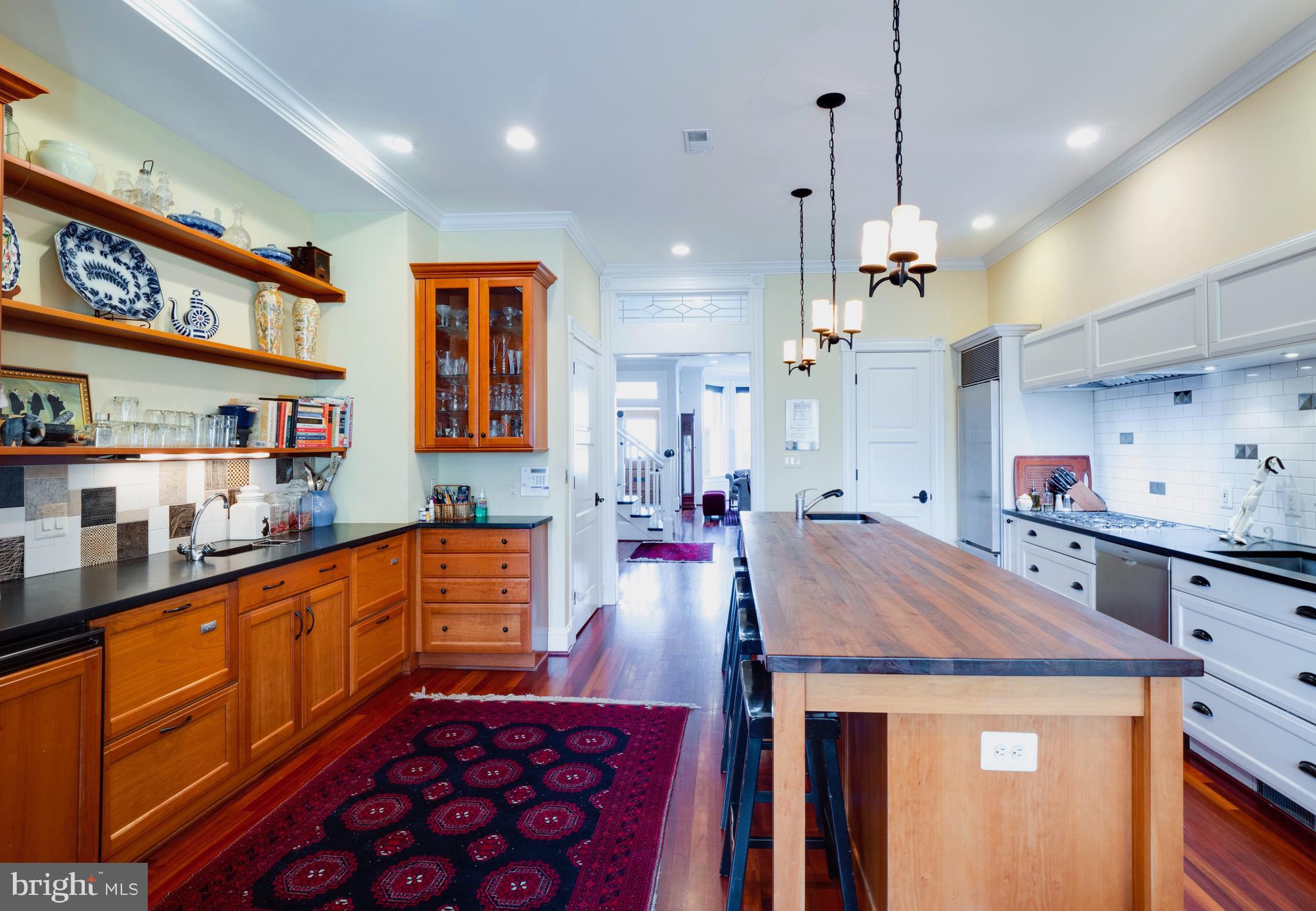 CAPITOL HILL - Residential