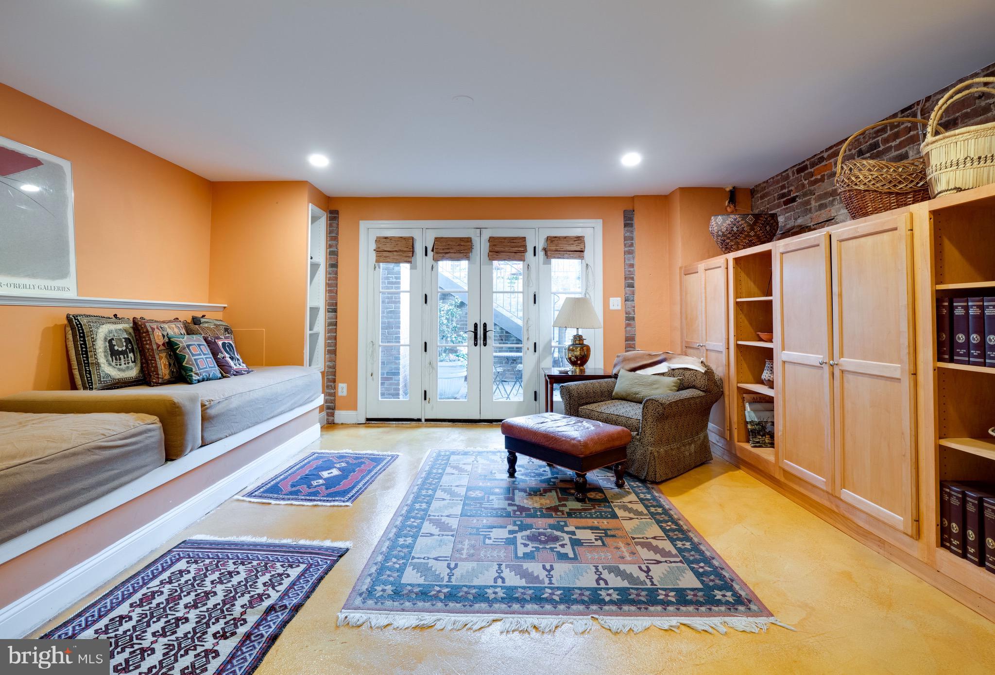 CAPITOL HILL - Residential