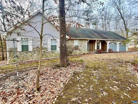 Photo of 10 Briarwood Rd, PALMYRA, VA 22963 (MLS # 671626)