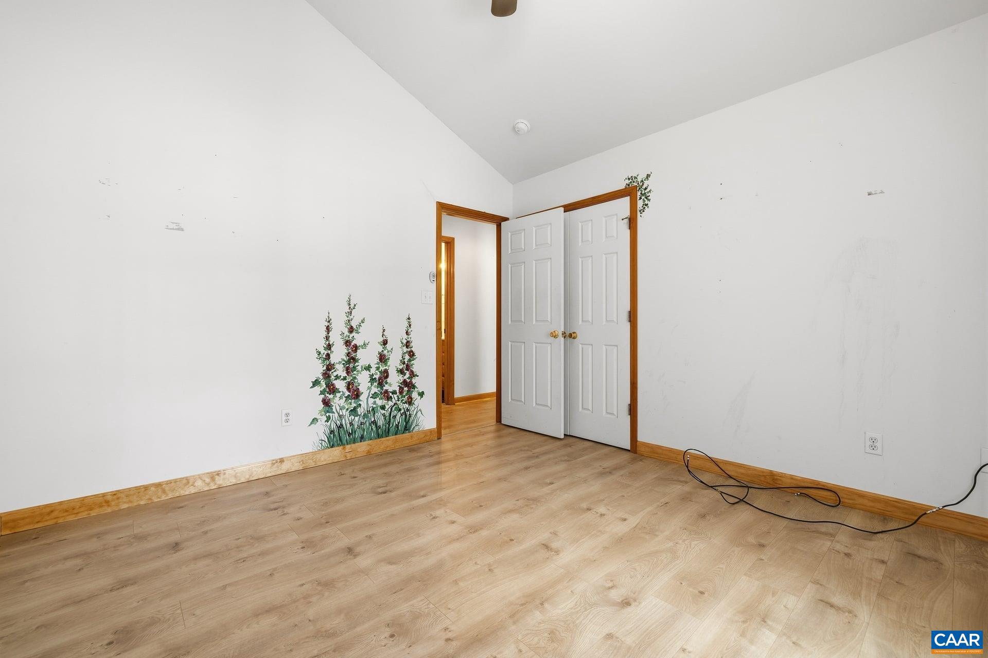 LAKE MONTICELLO - Residential