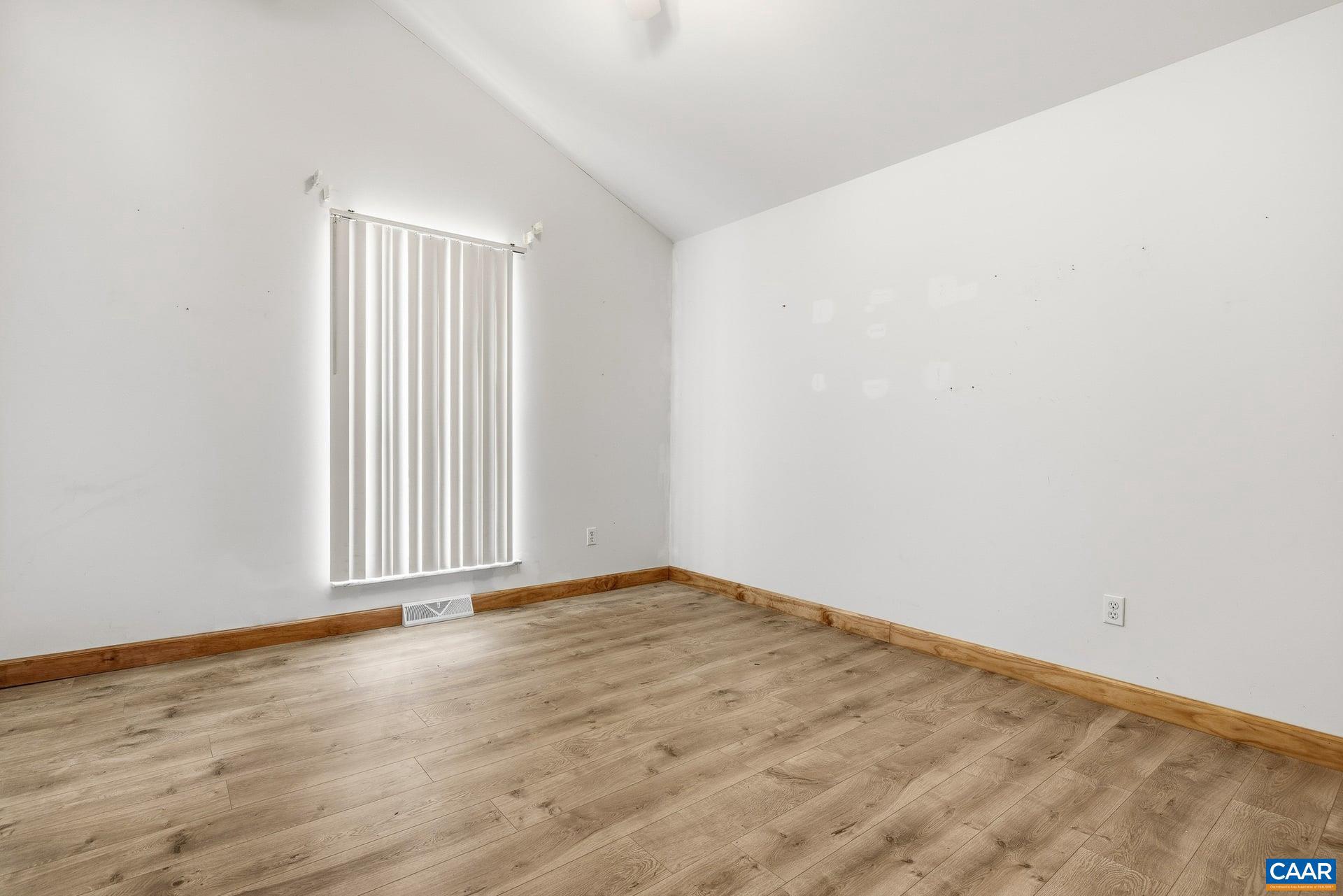 LAKE MONTICELLO - Residential