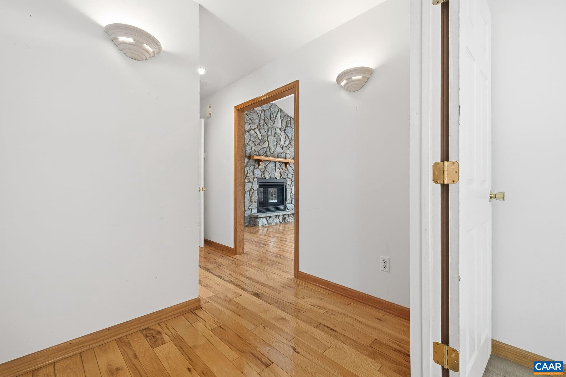 LAKE MONTICELLO - Residential