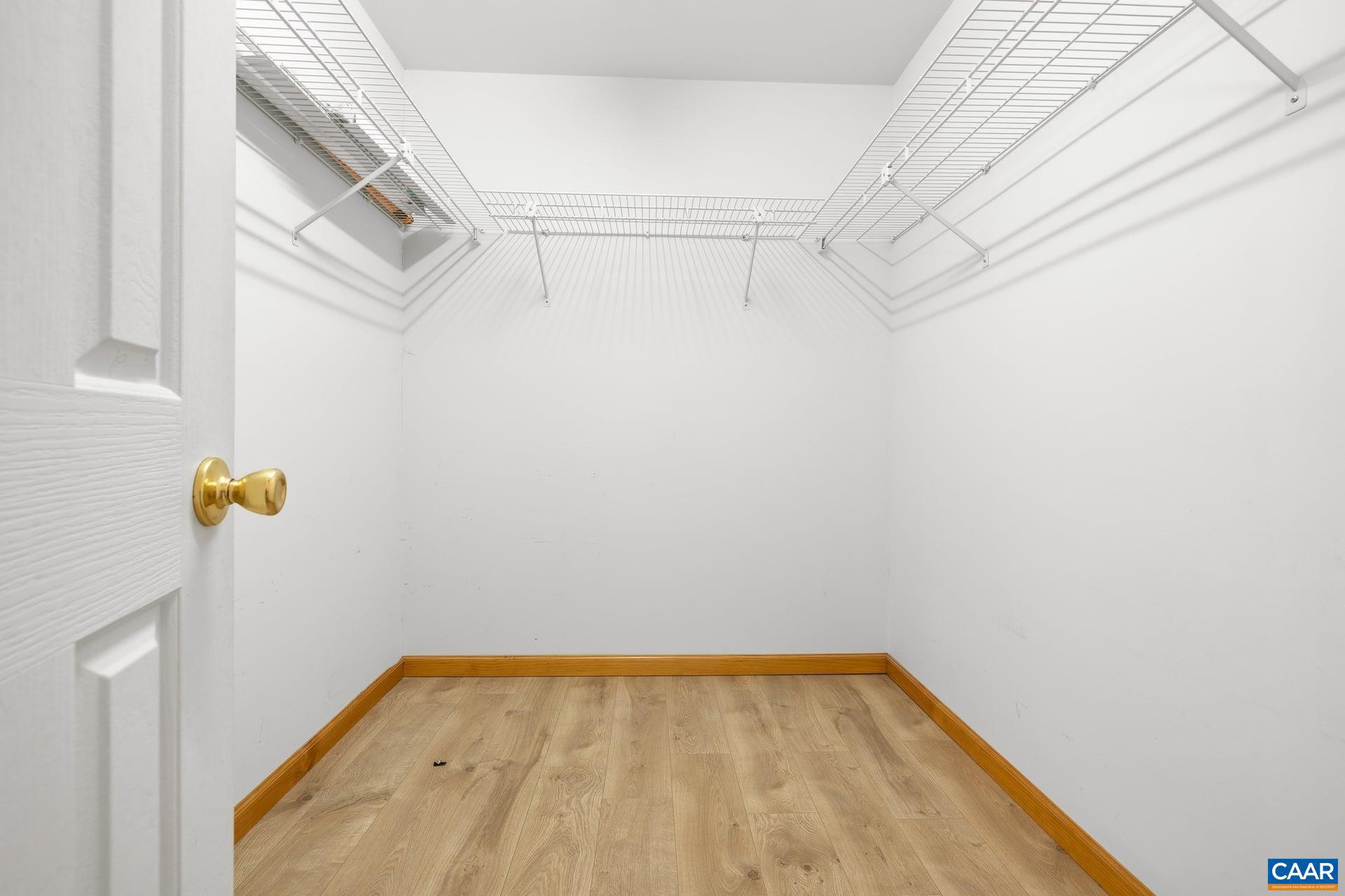 LAKE MONTICELLO - Residential