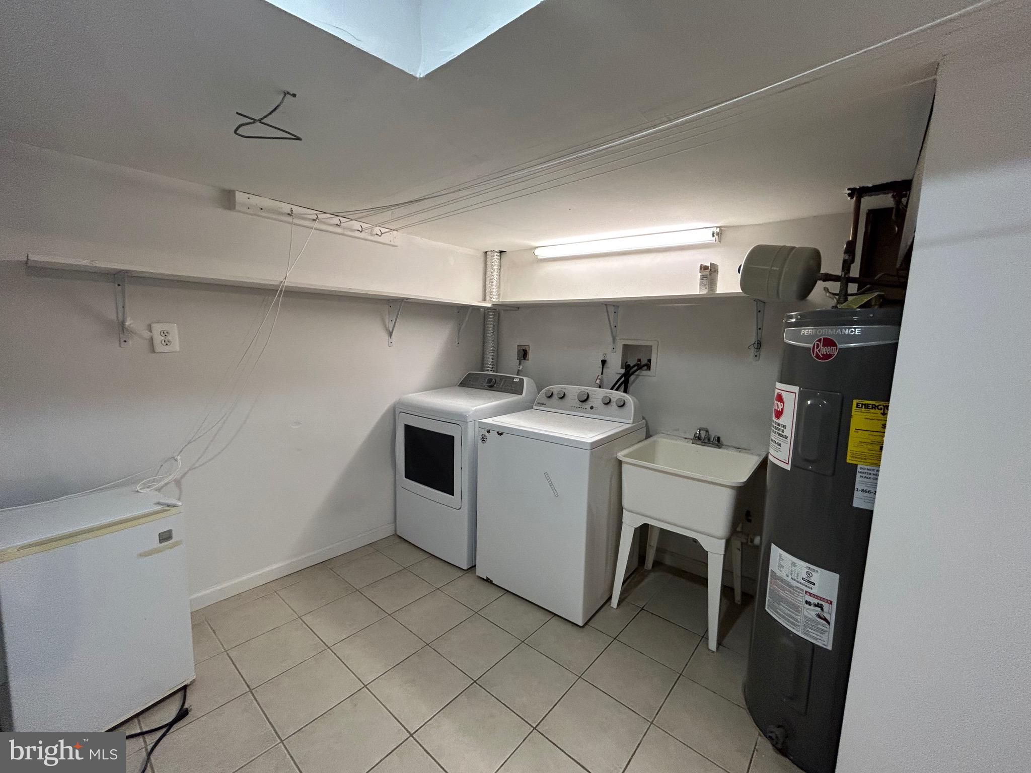 OLD GEORGETOWN VILLAGE - Residential Lease