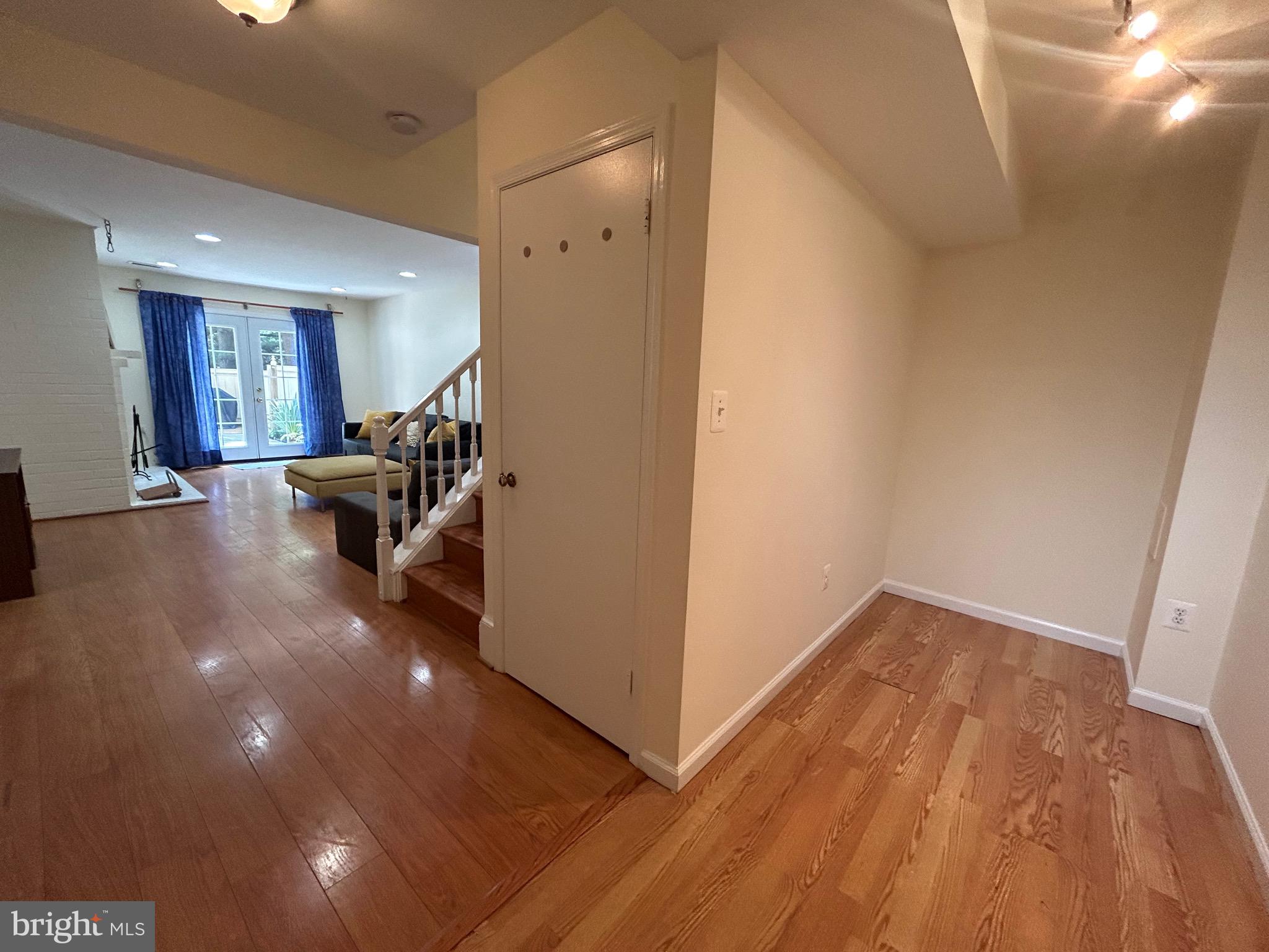 OLD GEORGETOWN VILLAGE - Residential Lease