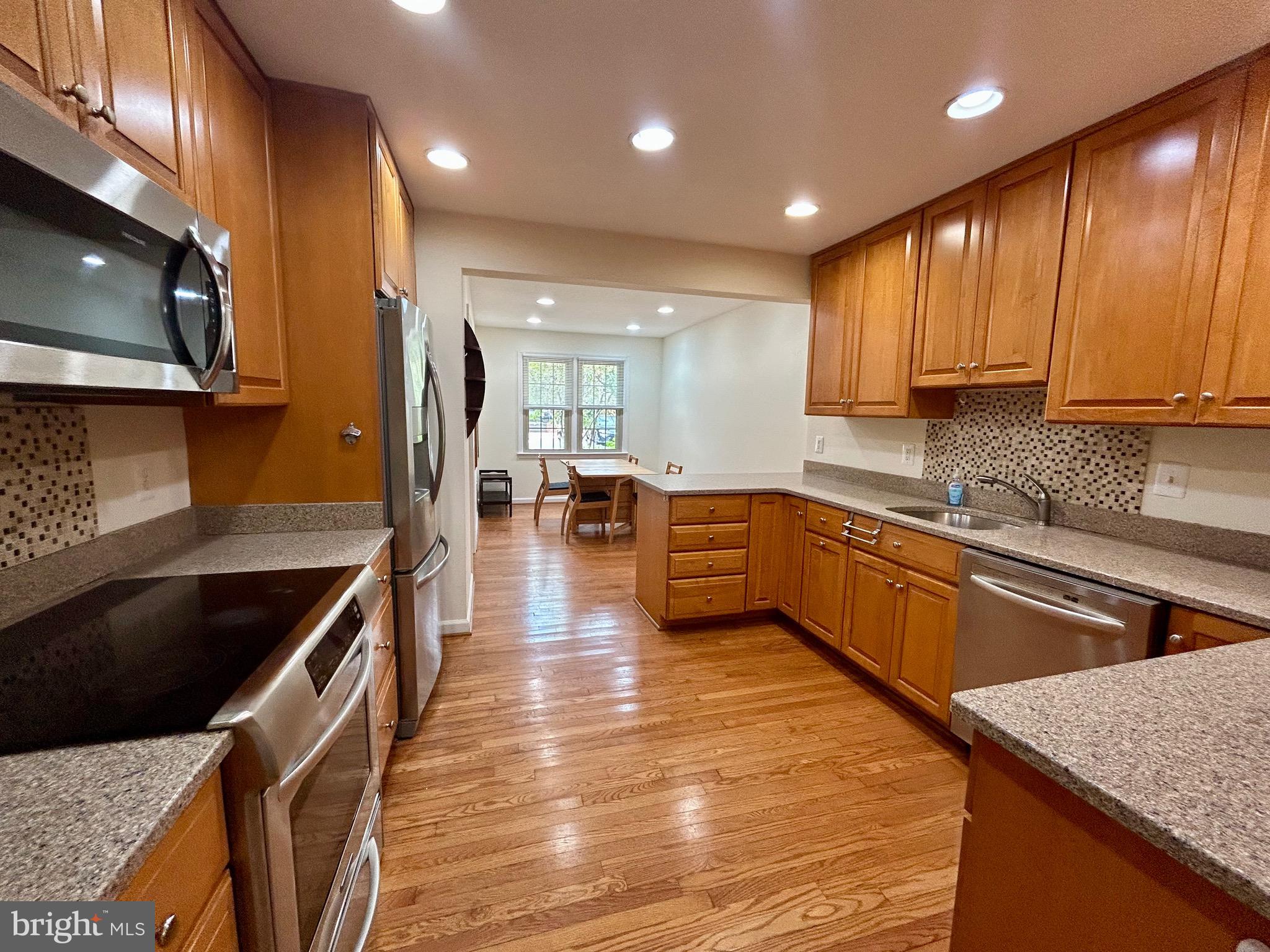 OLD GEORGETOWN VILLAGE - Residential Lease