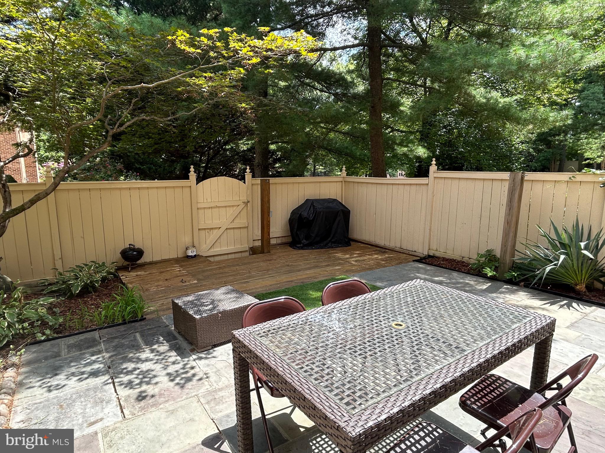 OLD GEORGETOWN VILLAGE - Residential Lease