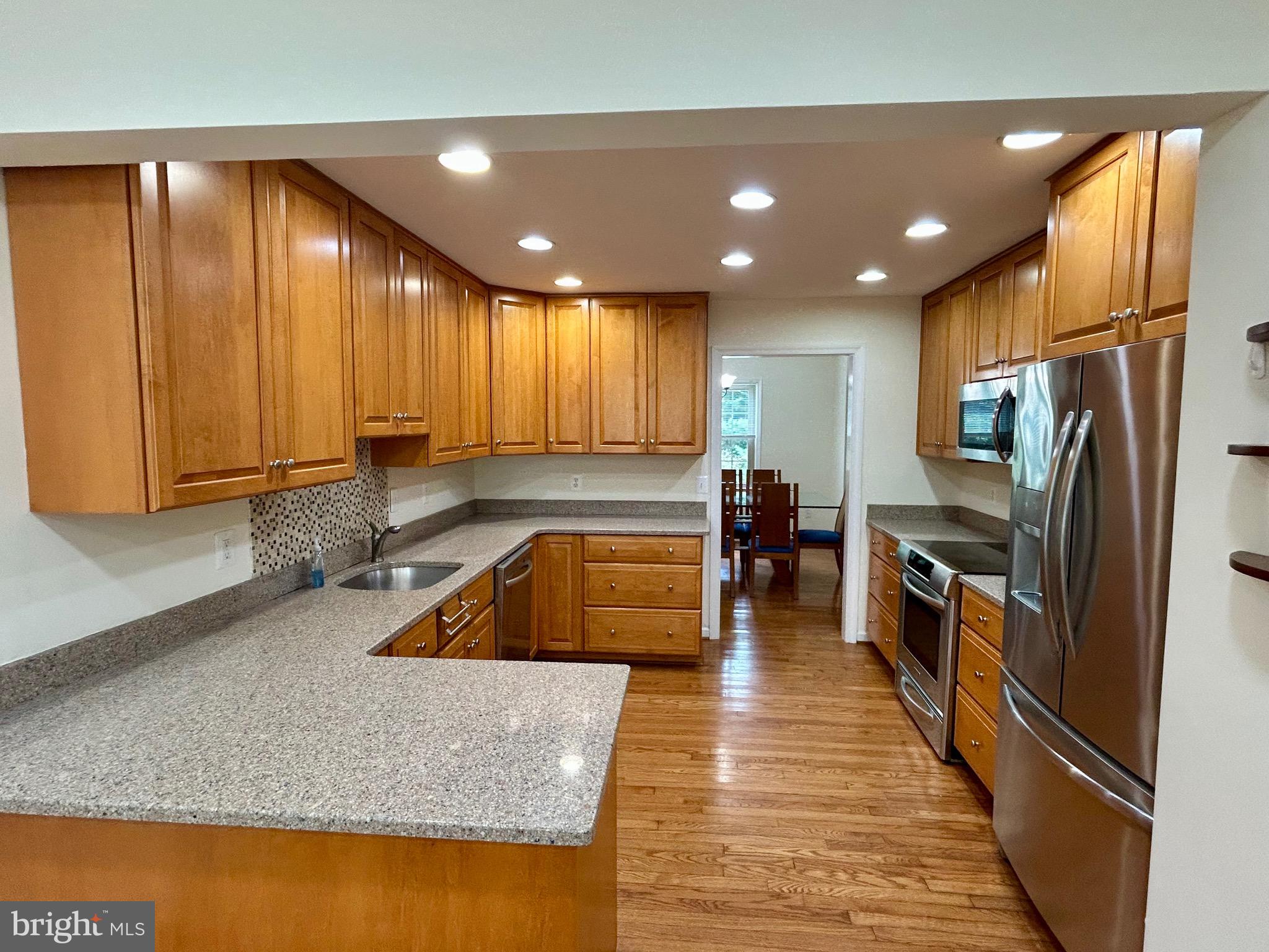 OLD GEORGETOWN VILLAGE - Residential Lease