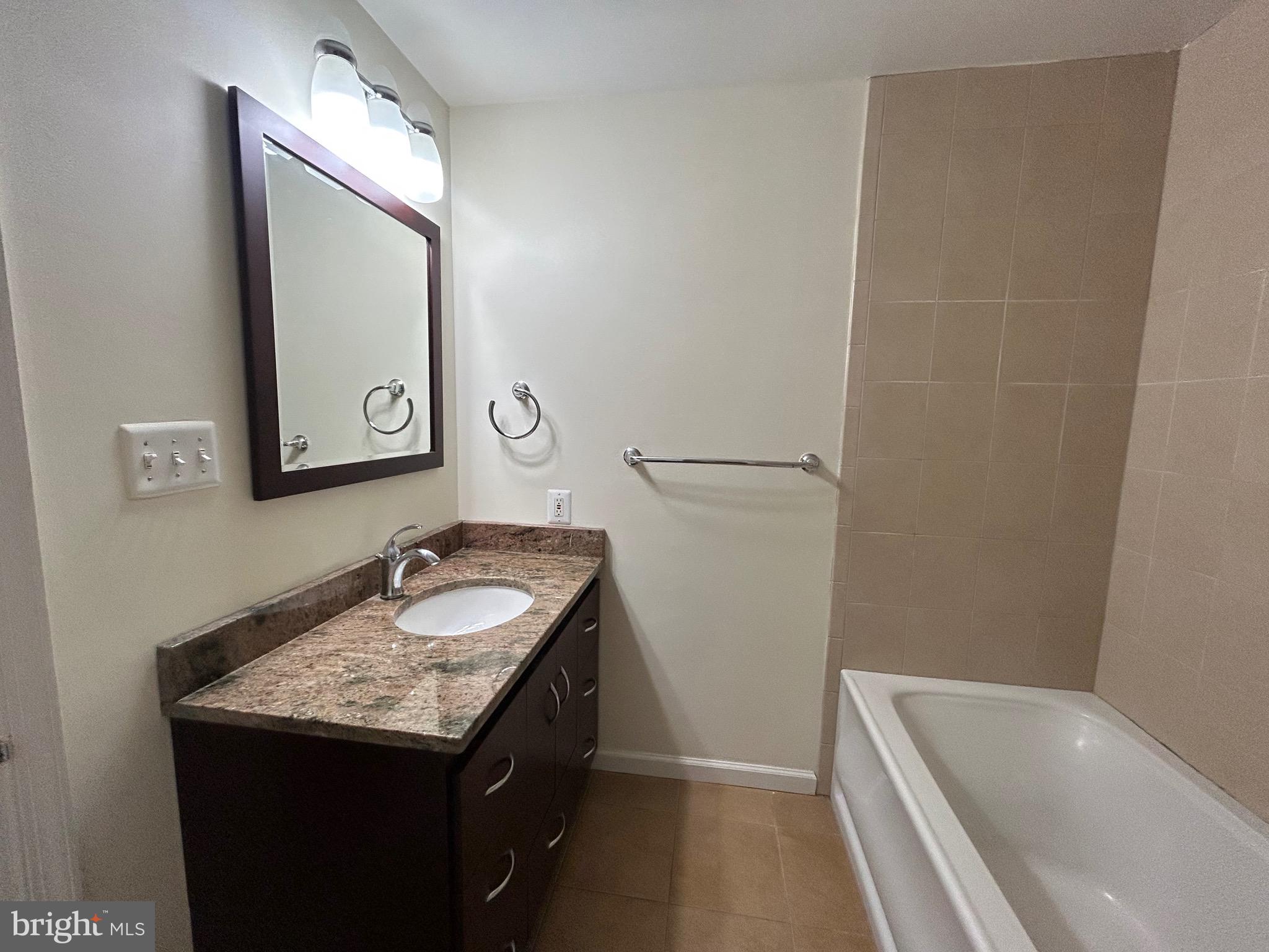 OLD GEORGETOWN VILLAGE - Residential Lease