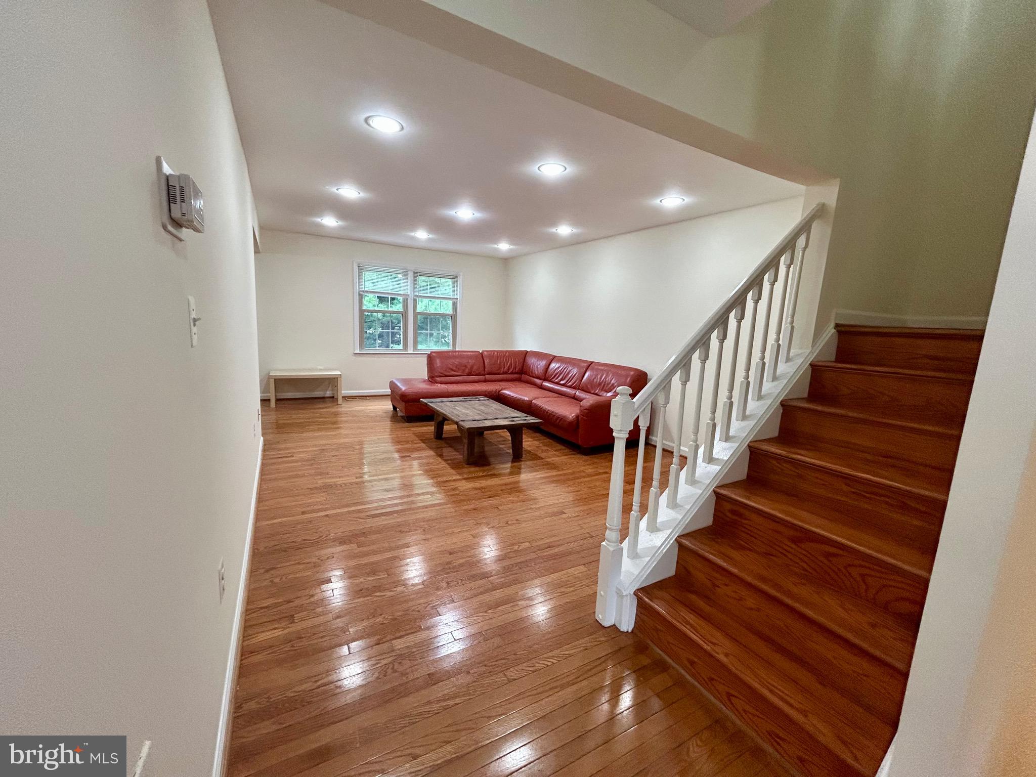 OLD GEORGETOWN VILLAGE - Residential Lease