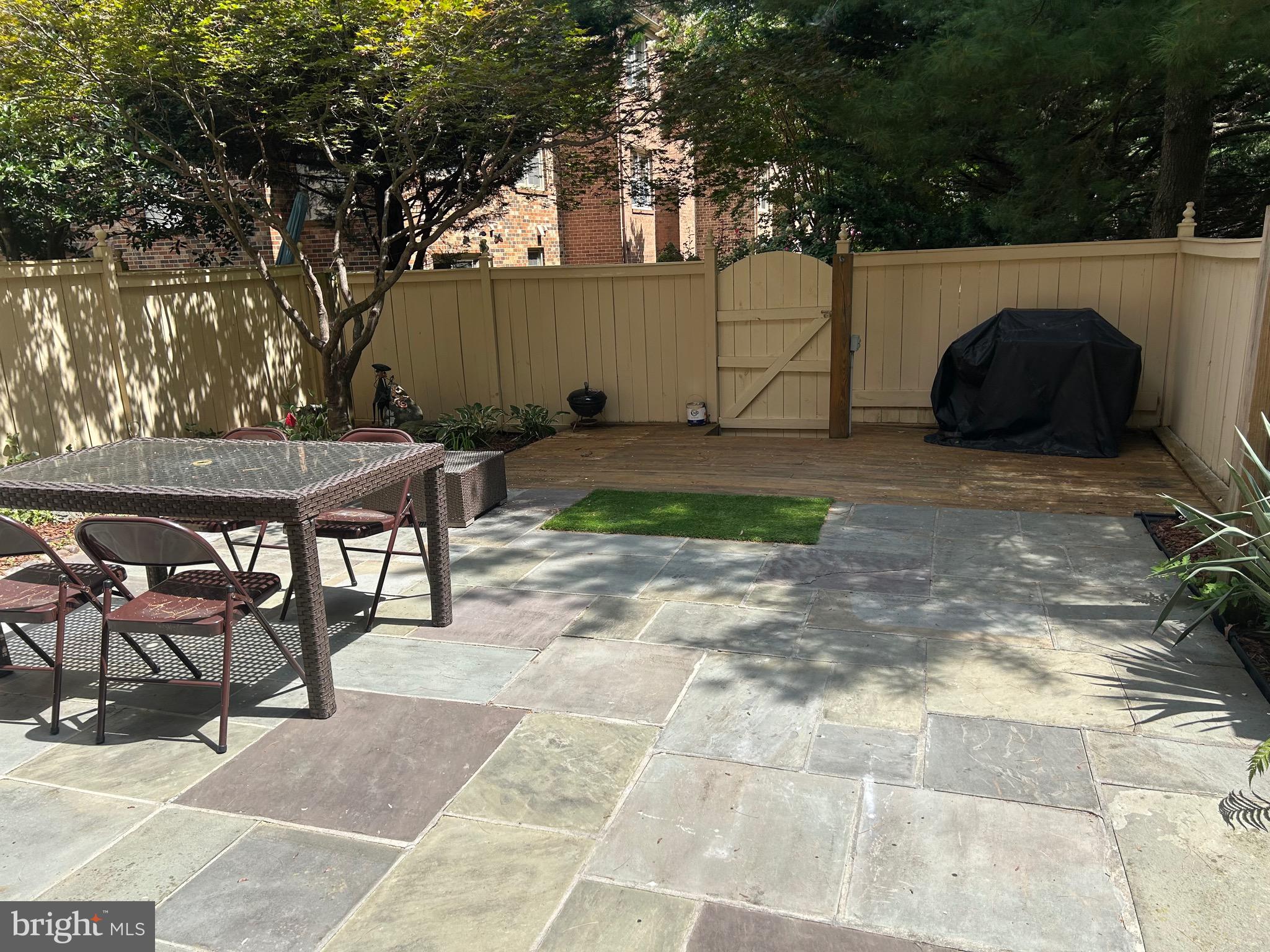 OLD GEORGETOWN VILLAGE - Residential Lease