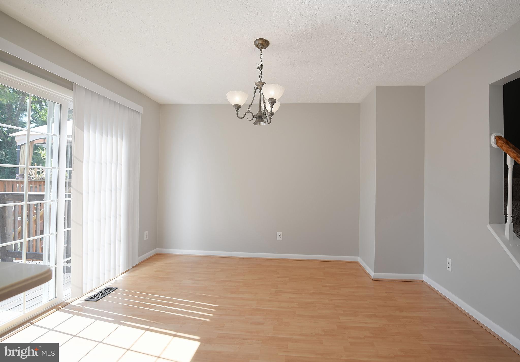 CONSTANT FRIENDSHIP - Residential