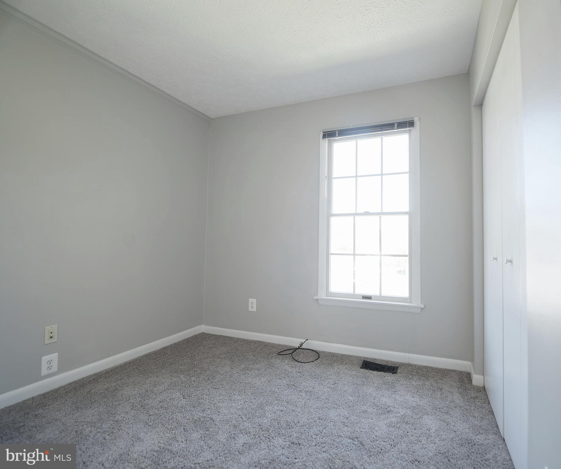 CONSTANT FRIENDSHIP - Residential