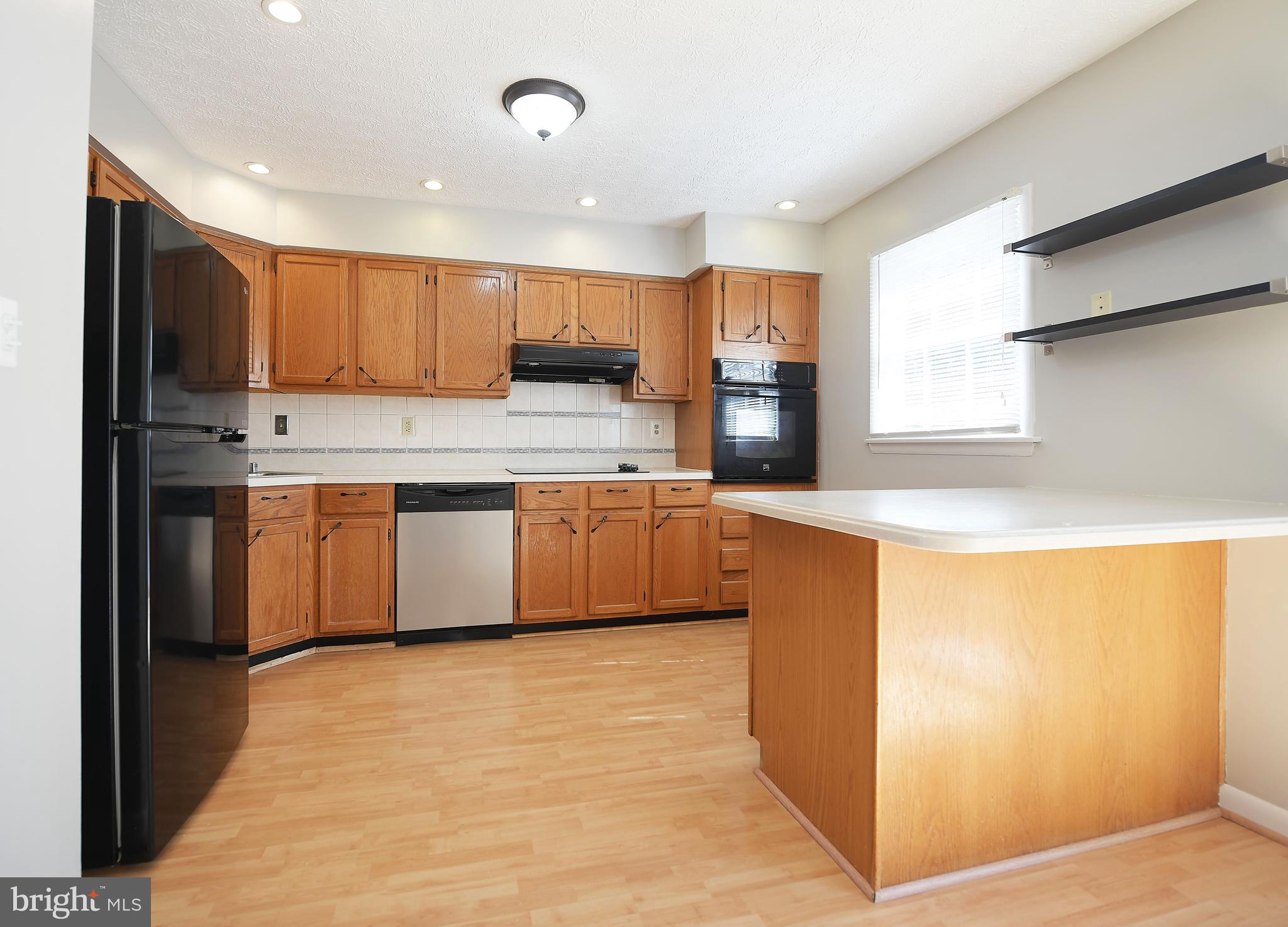 CONSTANT FRIENDSHIP - Residential