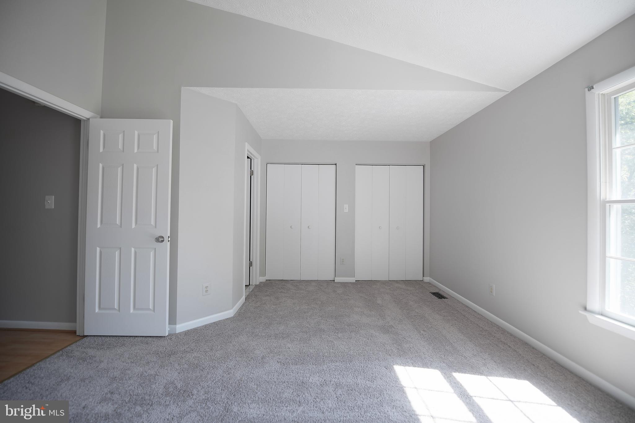 CONSTANT FRIENDSHIP - Residential