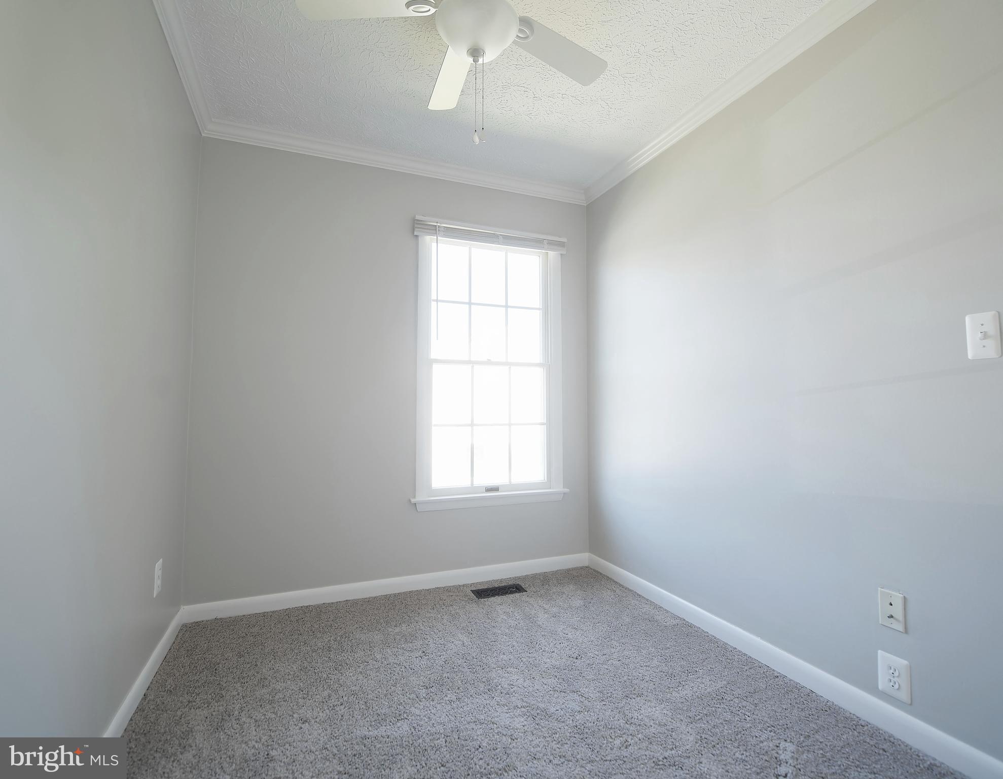 CONSTANT FRIENDSHIP - Residential