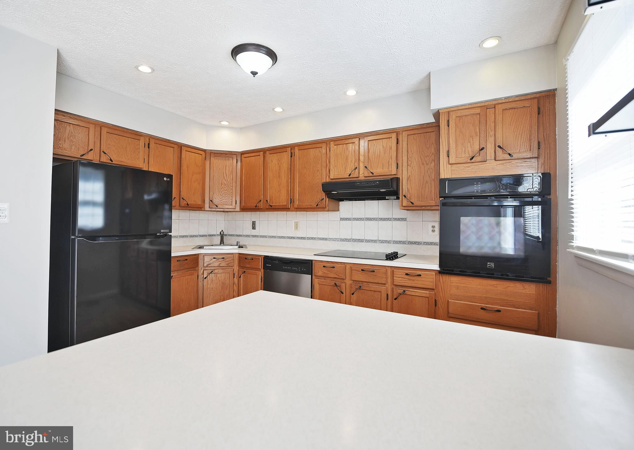 CONSTANT FRIENDSHIP - Residential