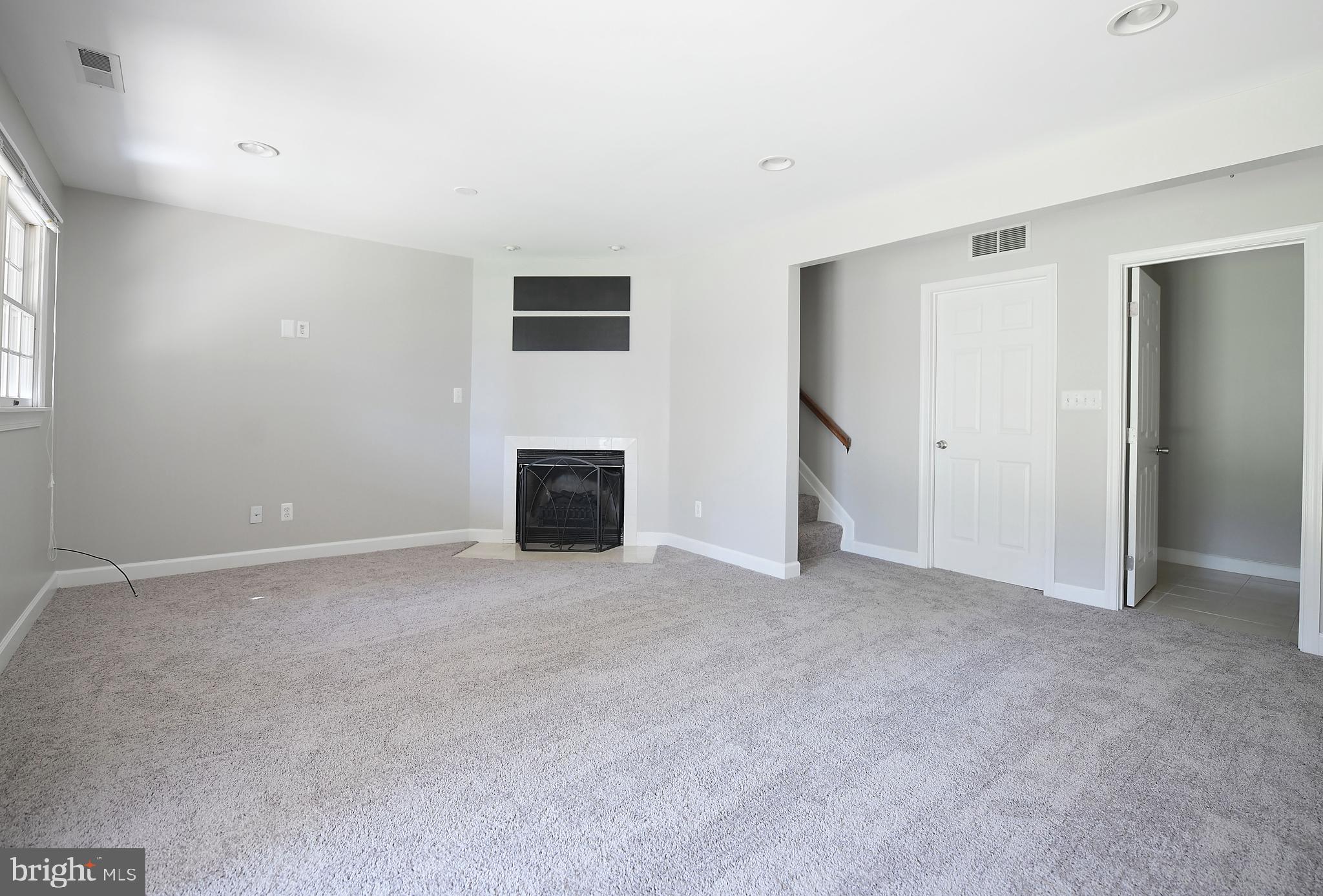 CONSTANT FRIENDSHIP - Residential