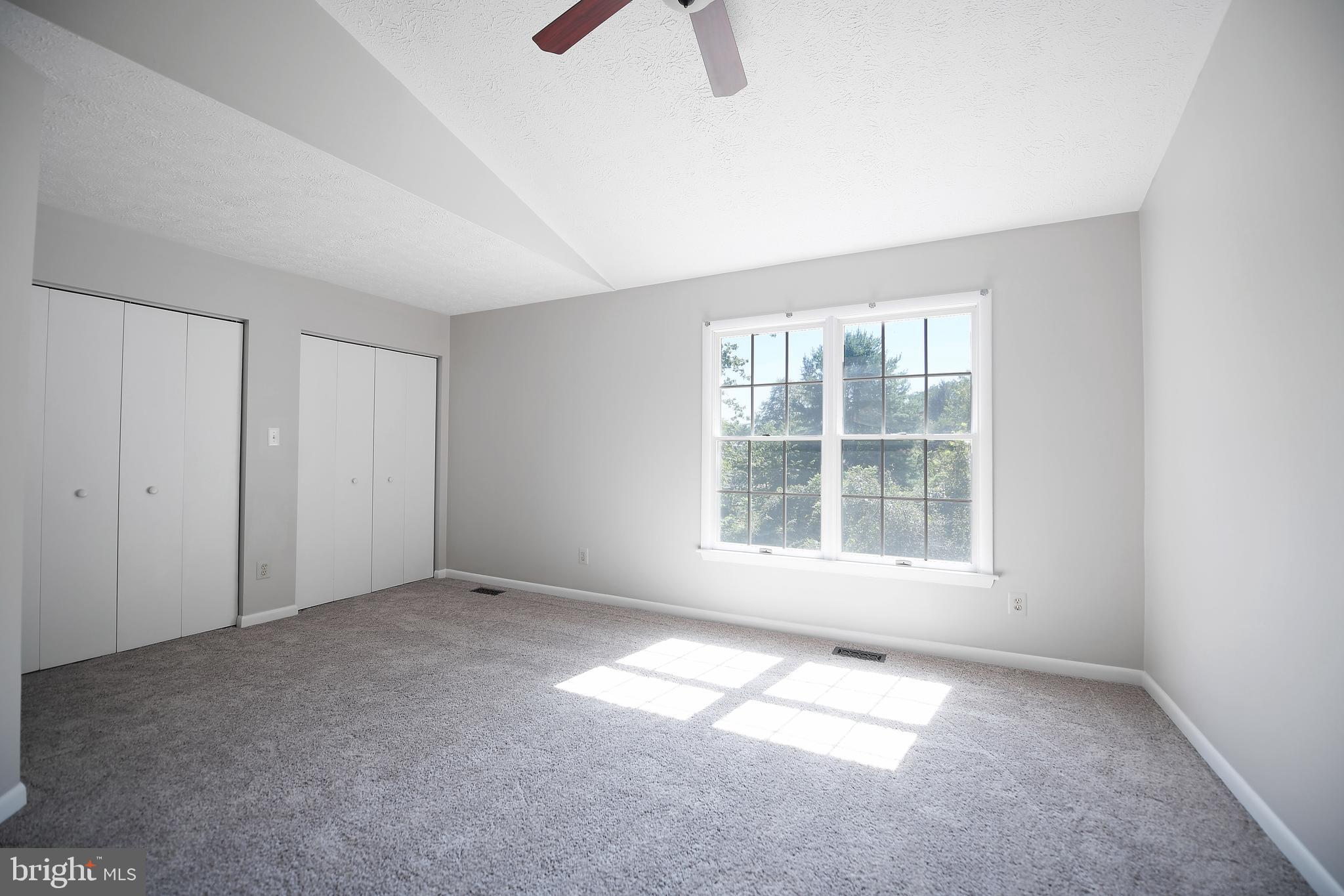 CONSTANT FRIENDSHIP - Residential