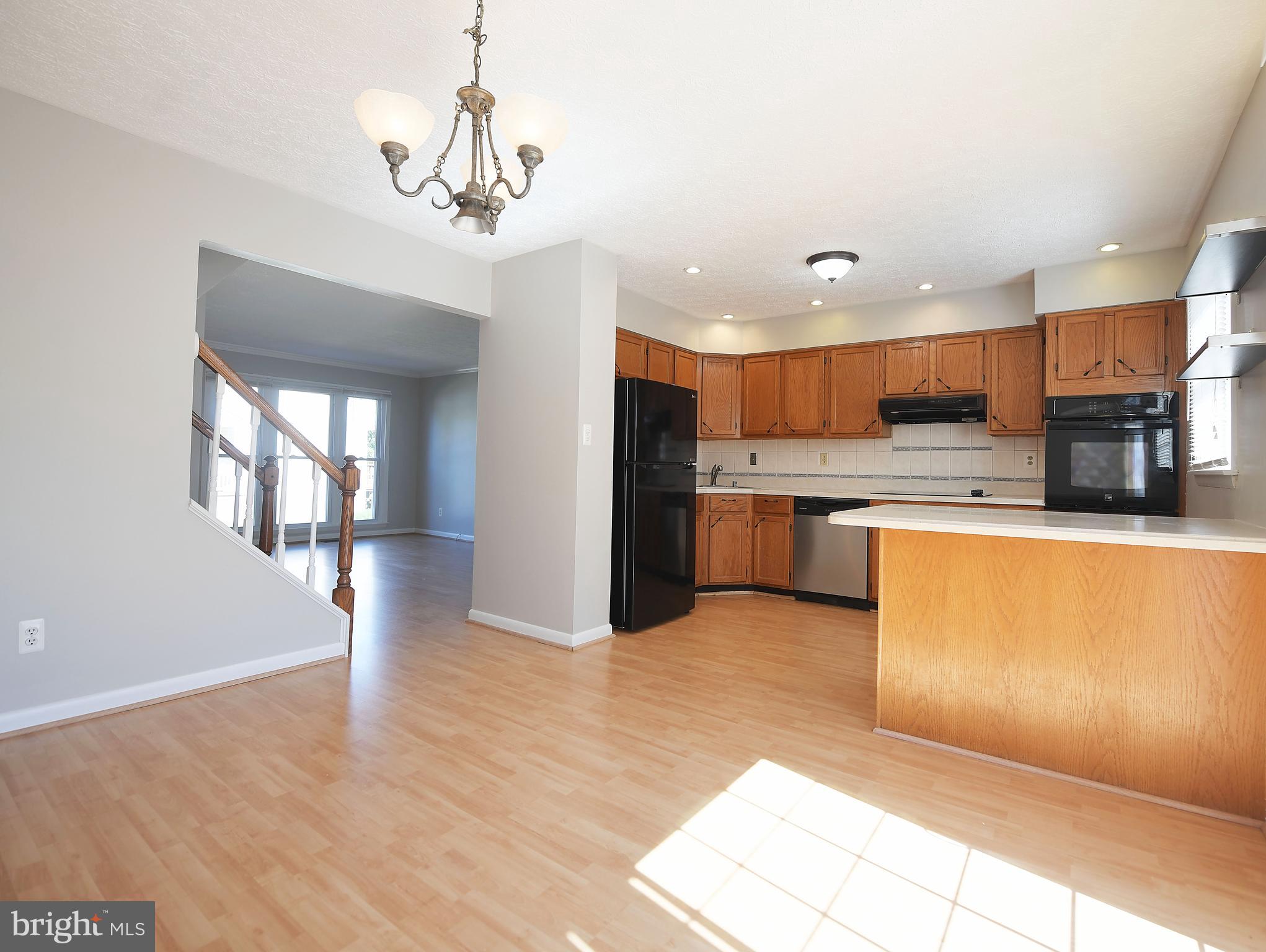 CONSTANT FRIENDSHIP - Residential