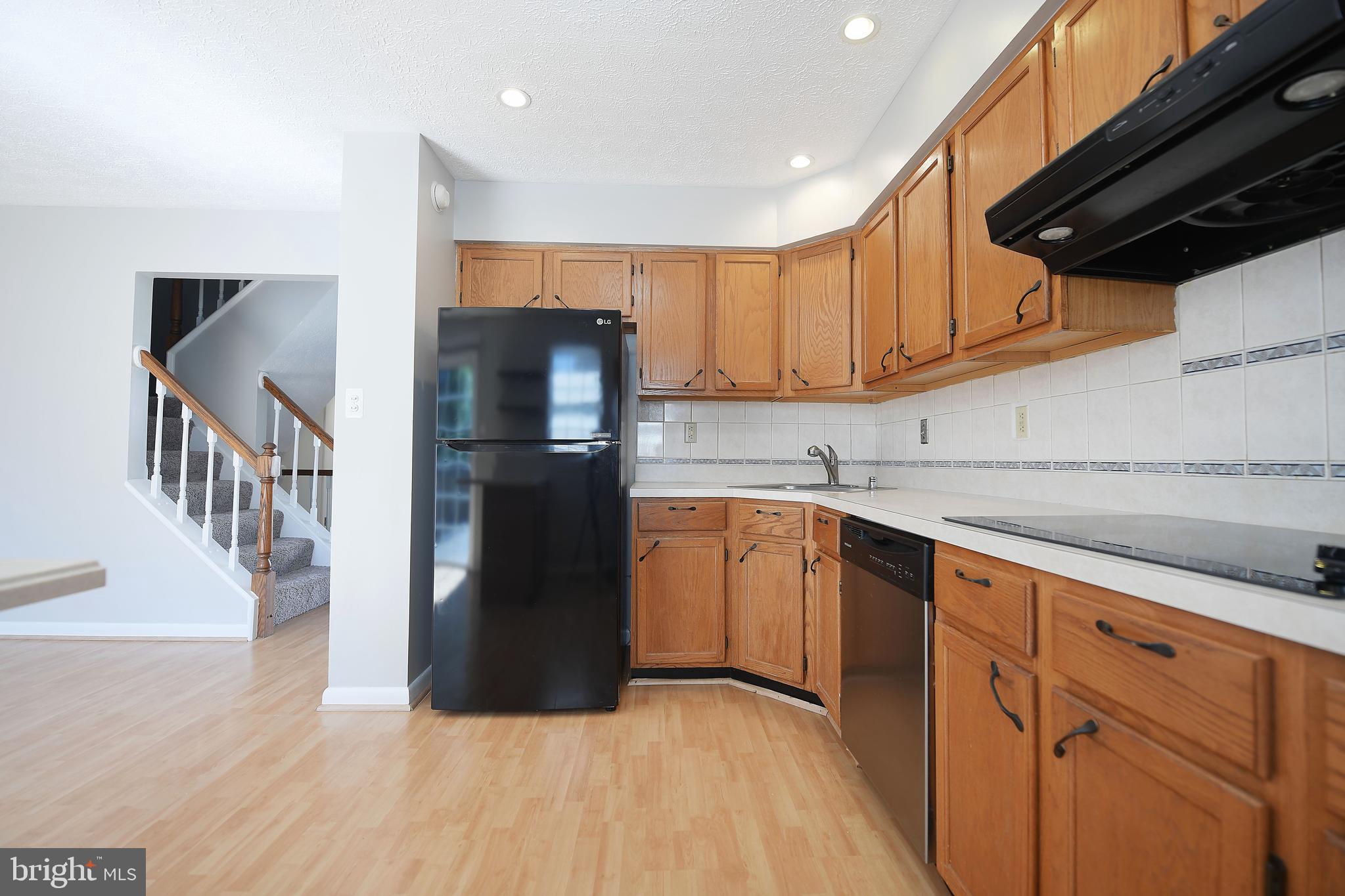 CONSTANT FRIENDSHIP - Residential