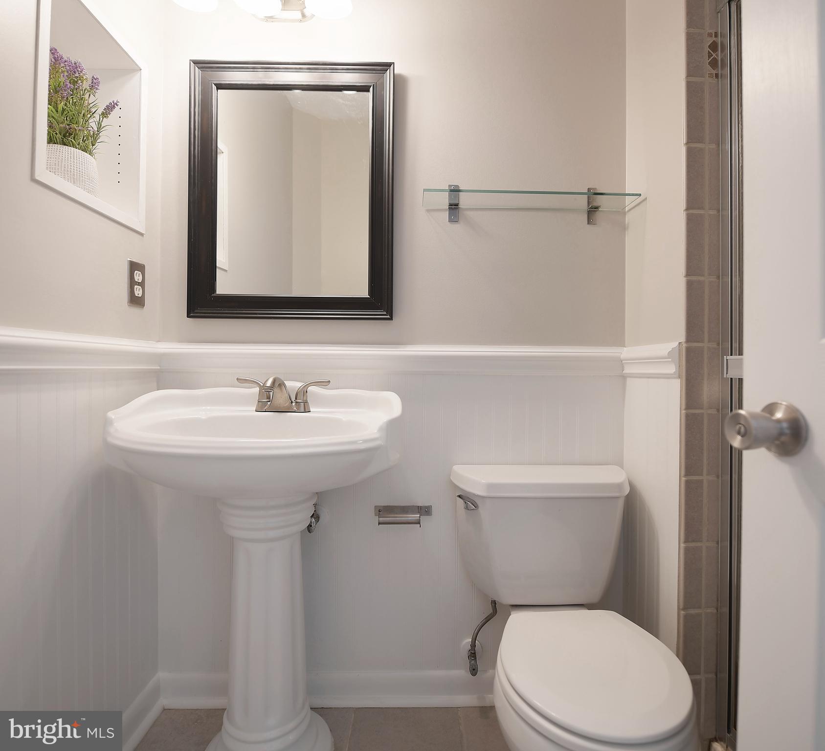 CONSTANT FRIENDSHIP - Residential