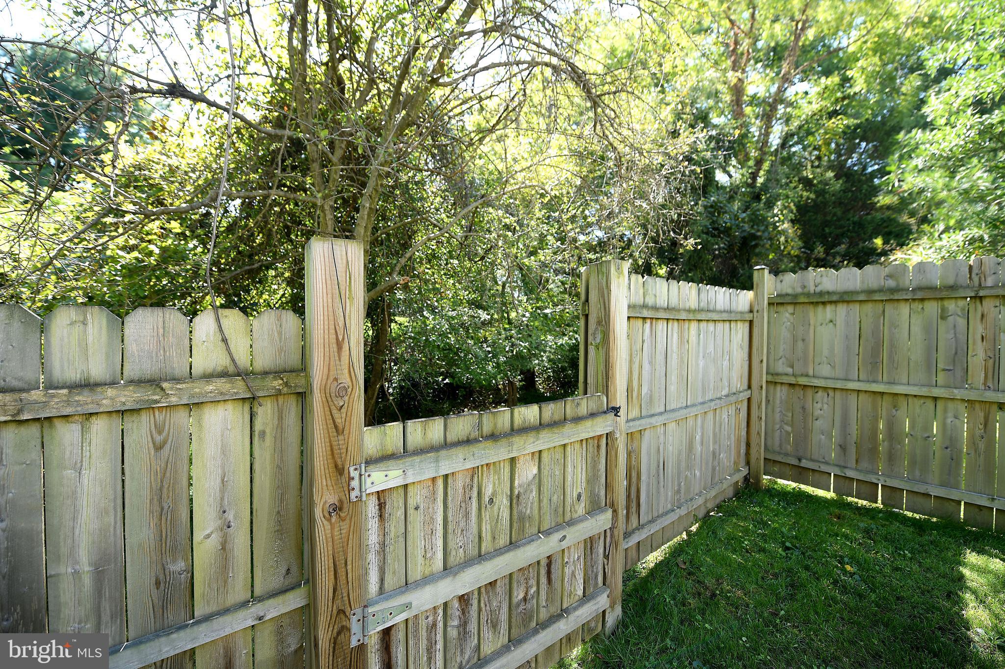 CONSTANT FRIENDSHIP - Residential