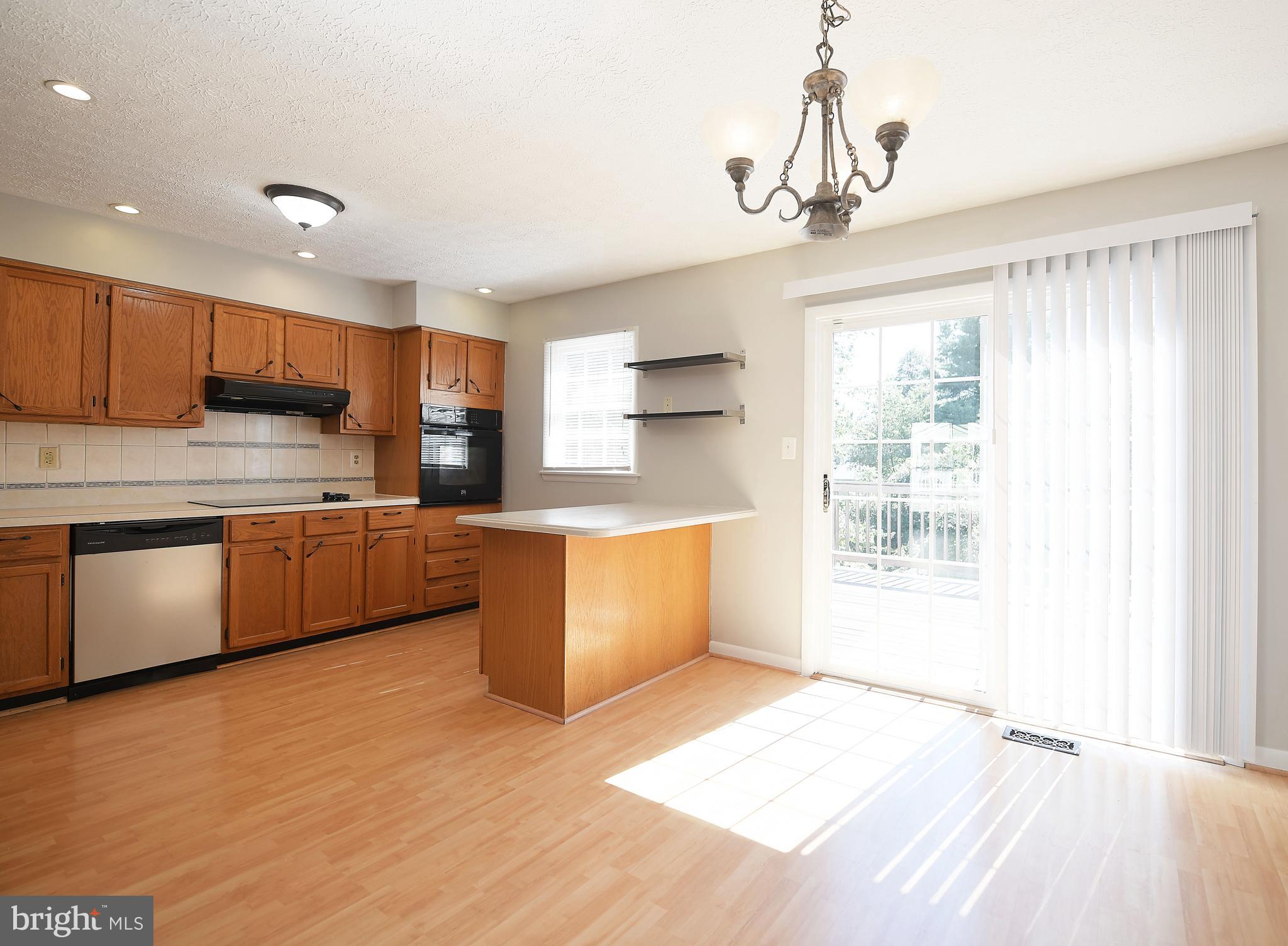 CONSTANT FRIENDSHIP - Residential