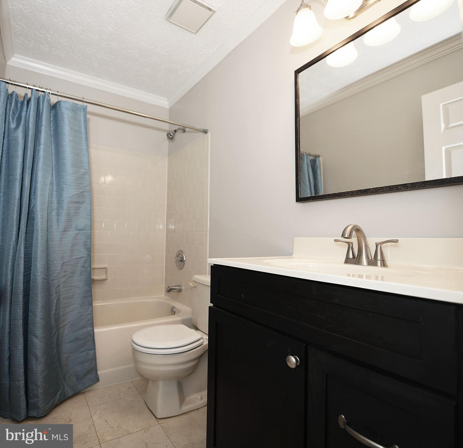 CONSTANT FRIENDSHIP - Residential