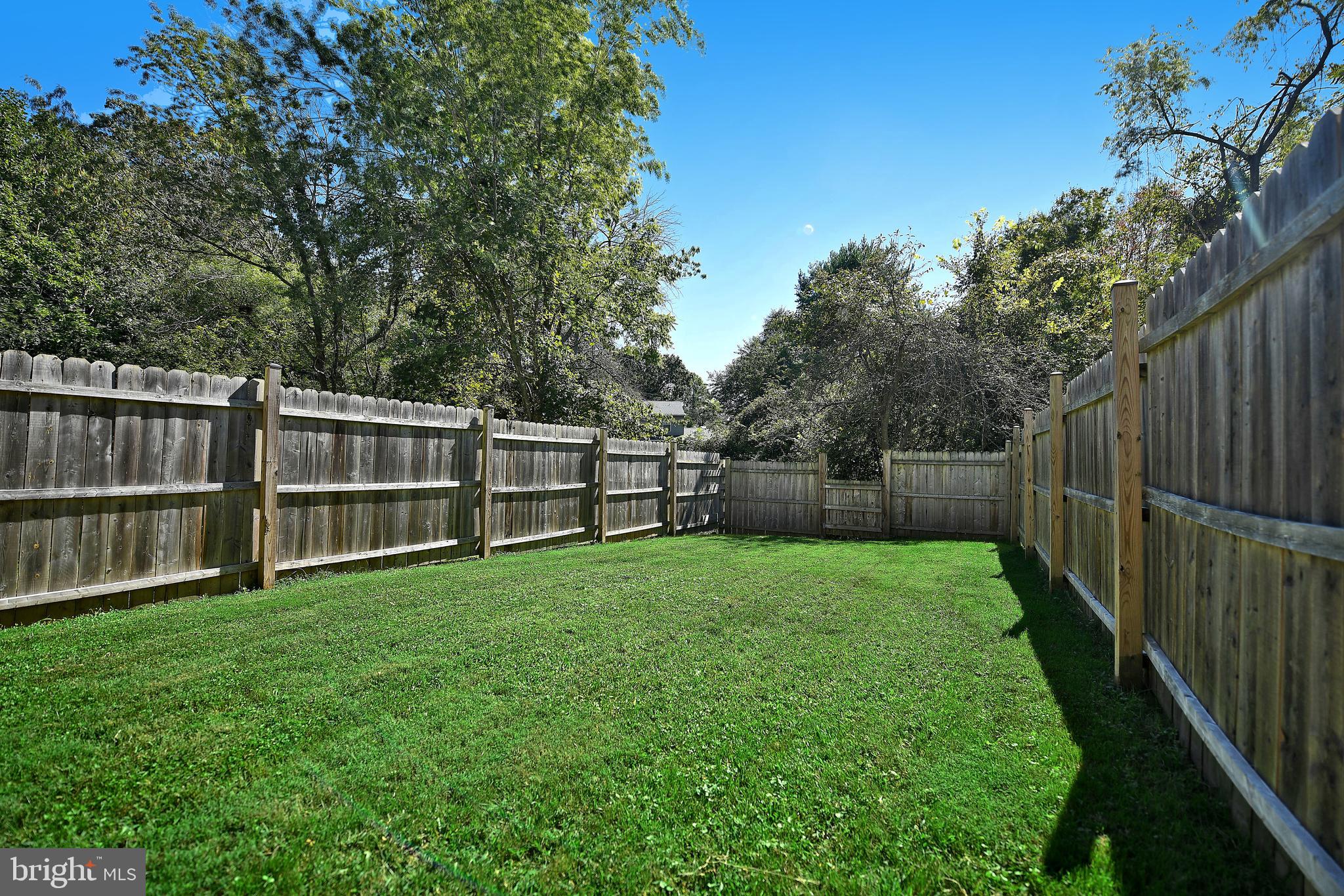 CONSTANT FRIENDSHIP - Residential