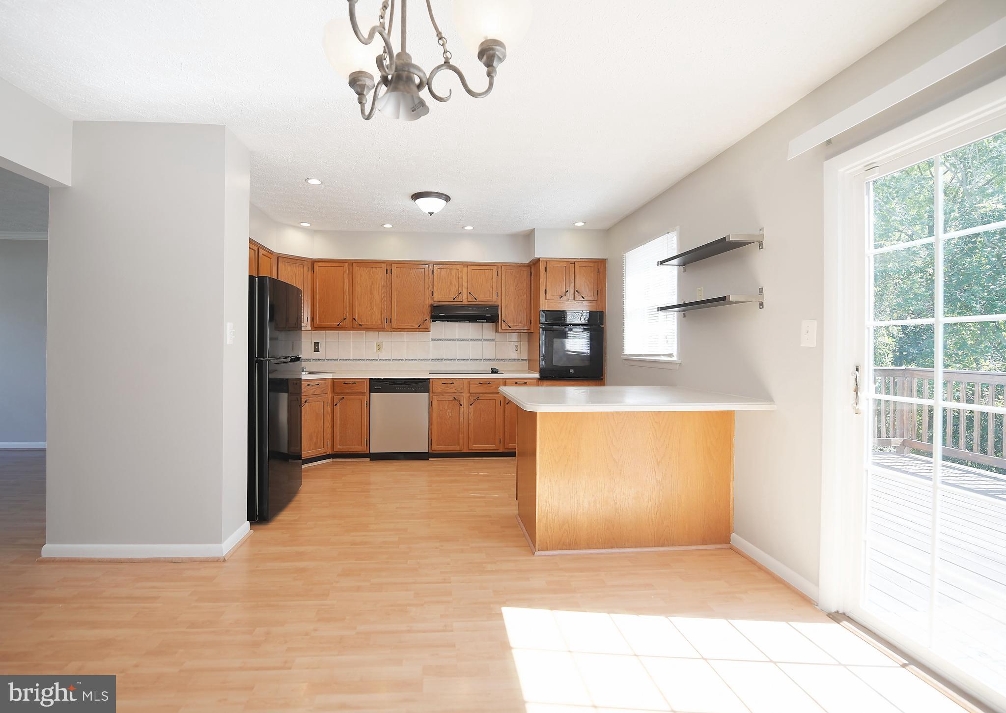 CONSTANT FRIENDSHIP - Residential