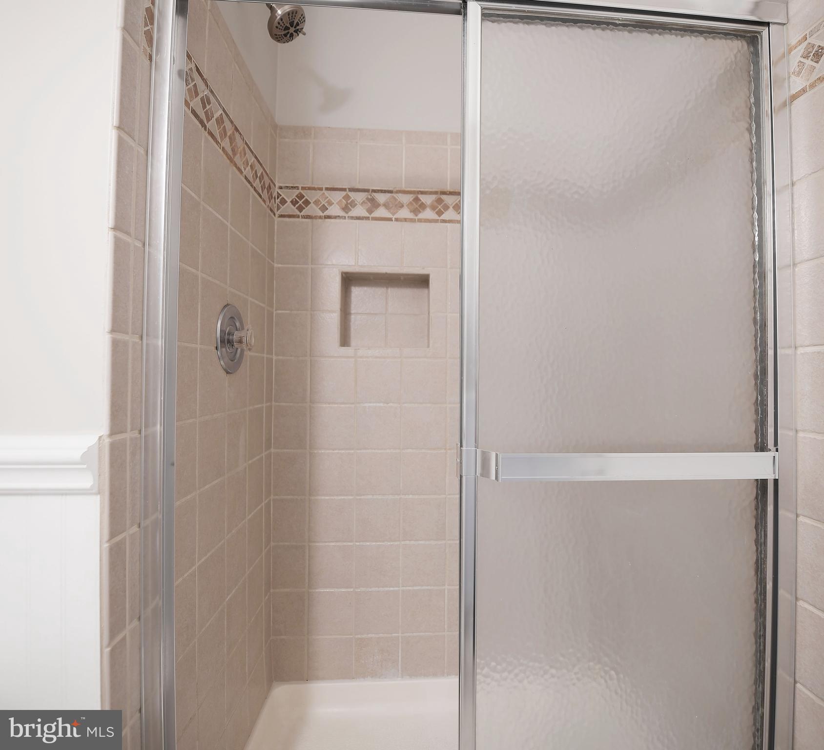 CONSTANT FRIENDSHIP - Residential