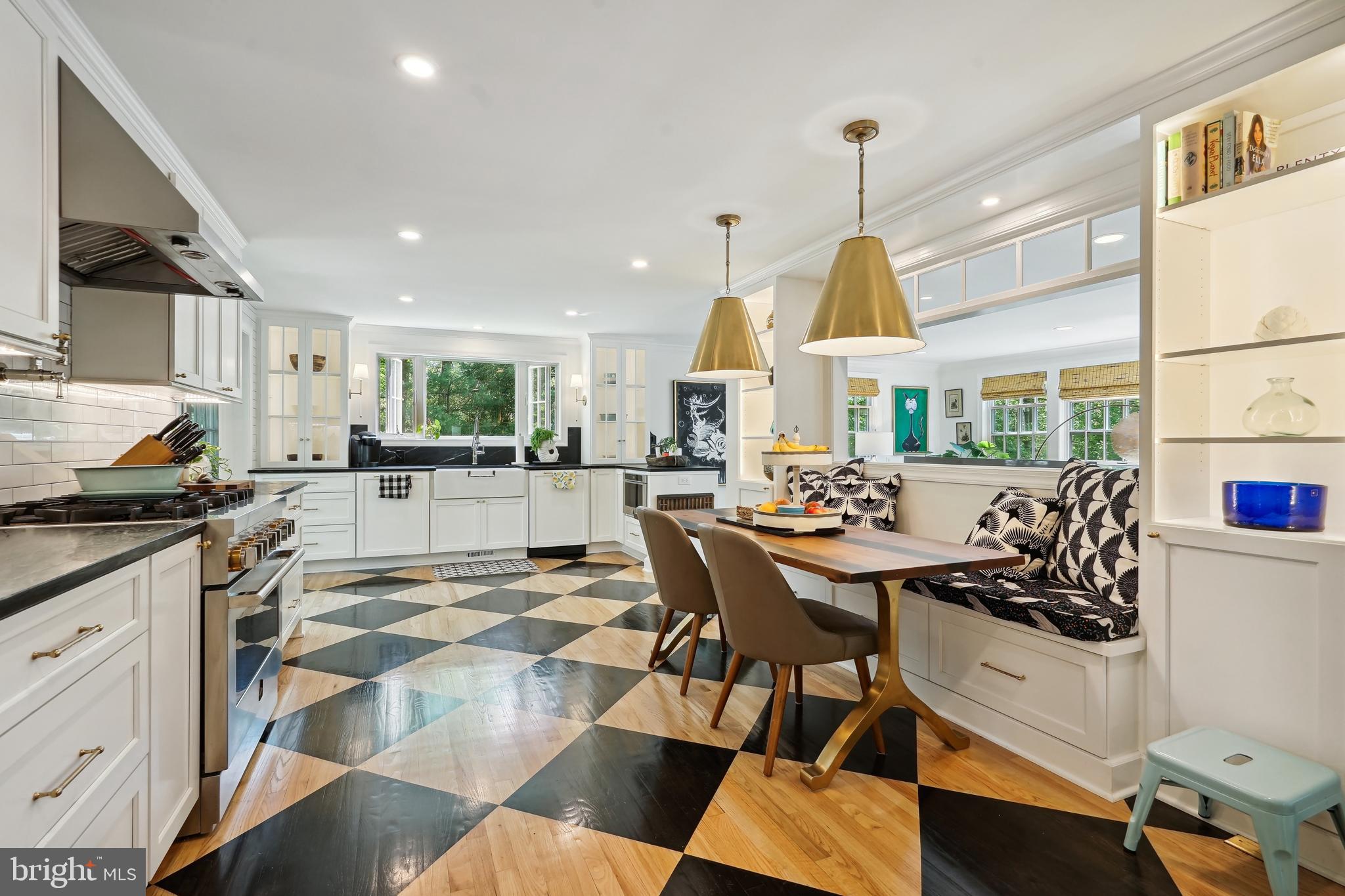 BELLEVUE FOREST - Residential